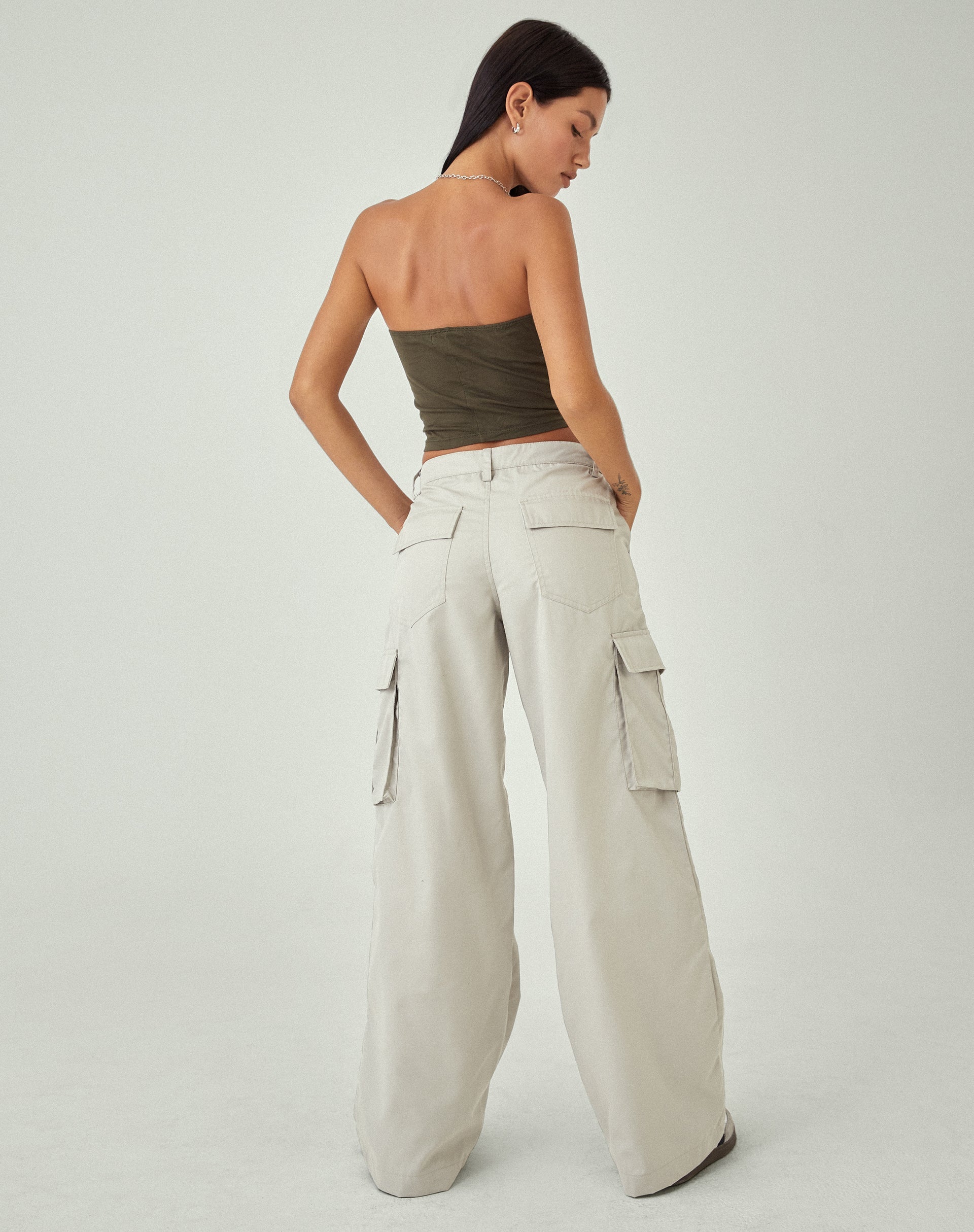 imagen de MOTEL X JACQUIE Shae Bandeau Top en Oliva