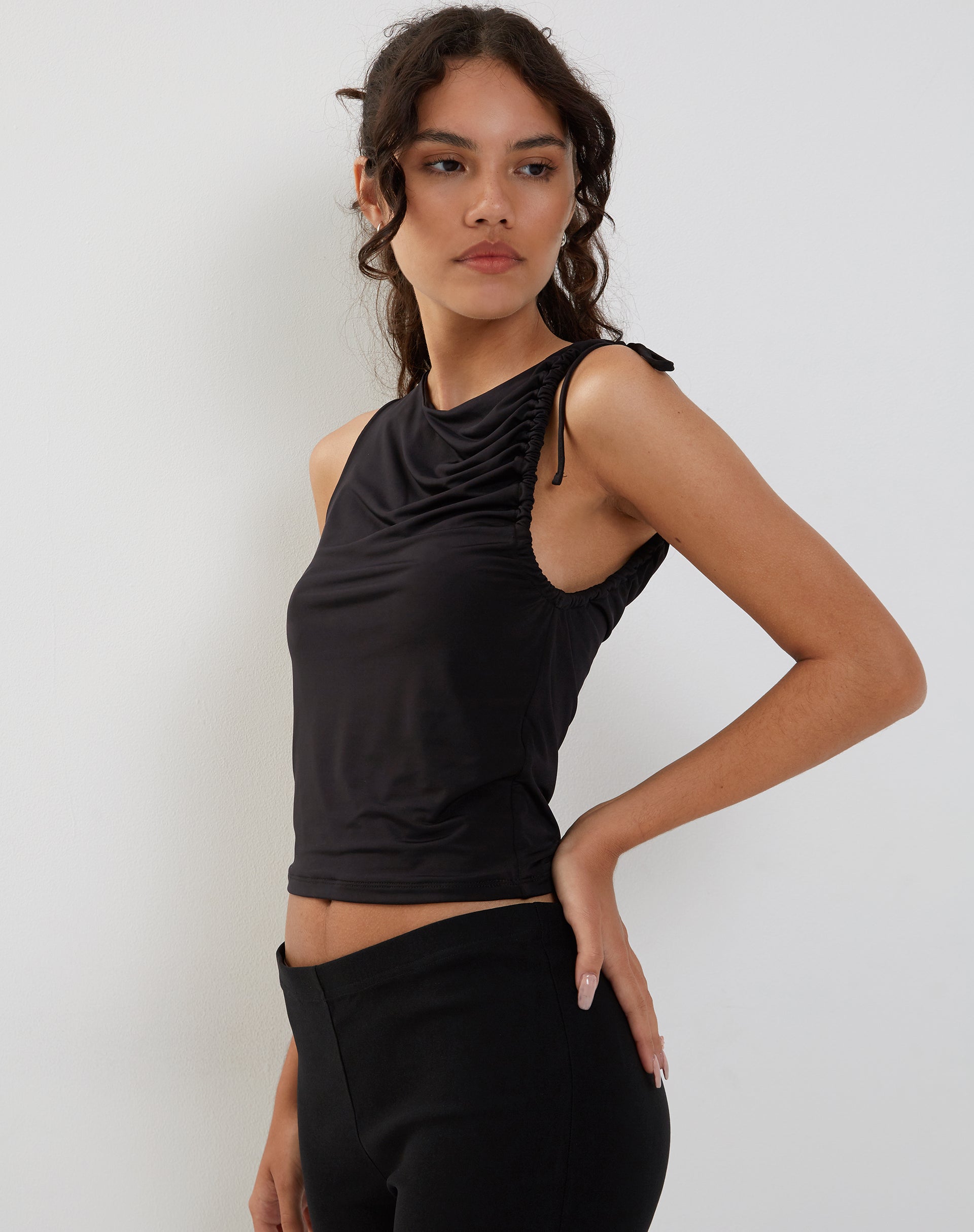 Imagen de Hagne Chaleco Top Negro