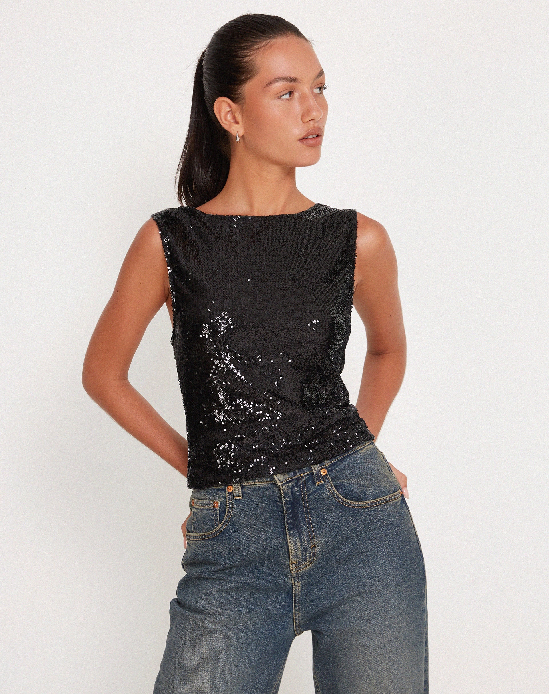 imagen de Hala Crop Vest Top de lentejuelas negras