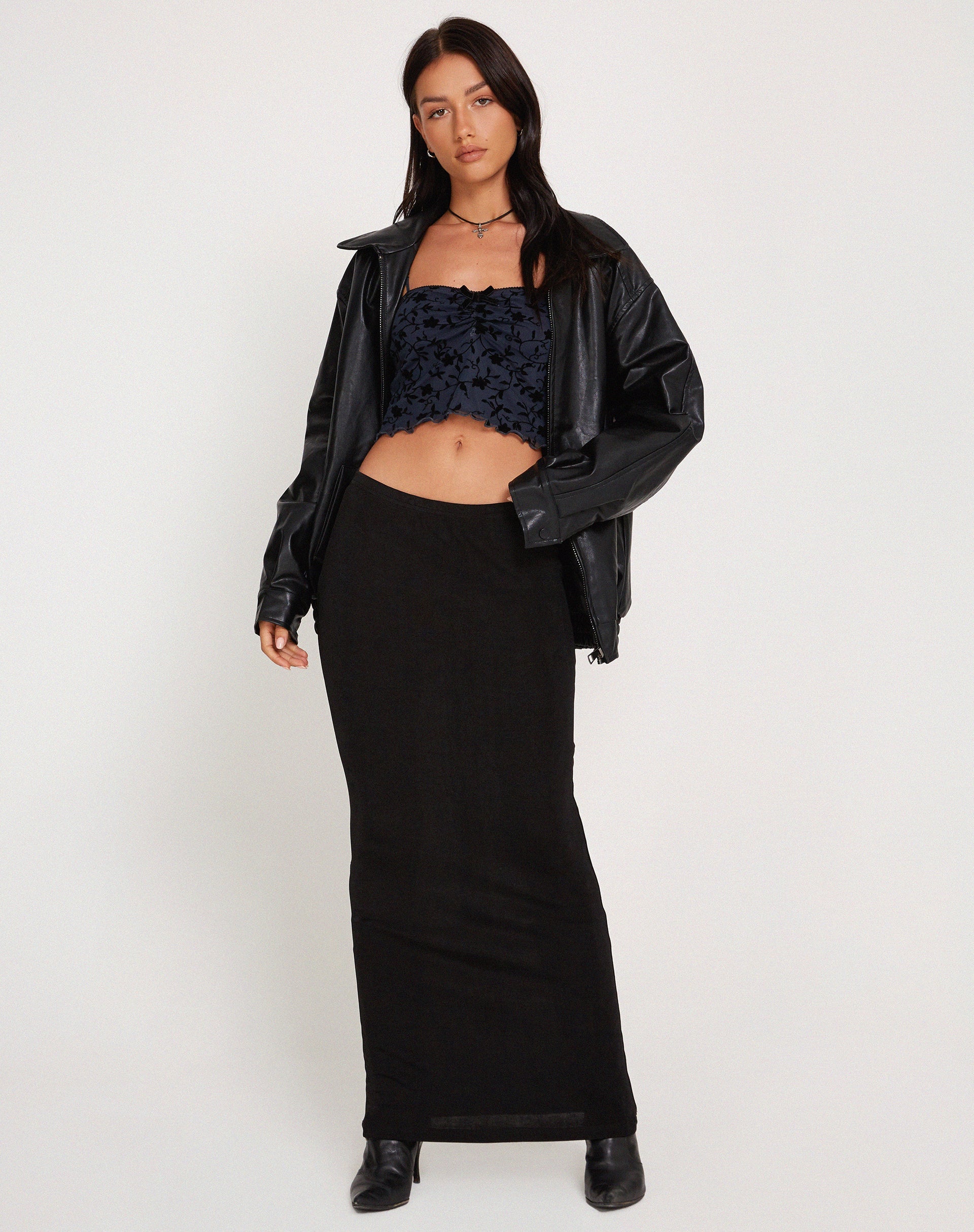 Imagen de Halusi Crop Top en Pretty Petal Flock Negro