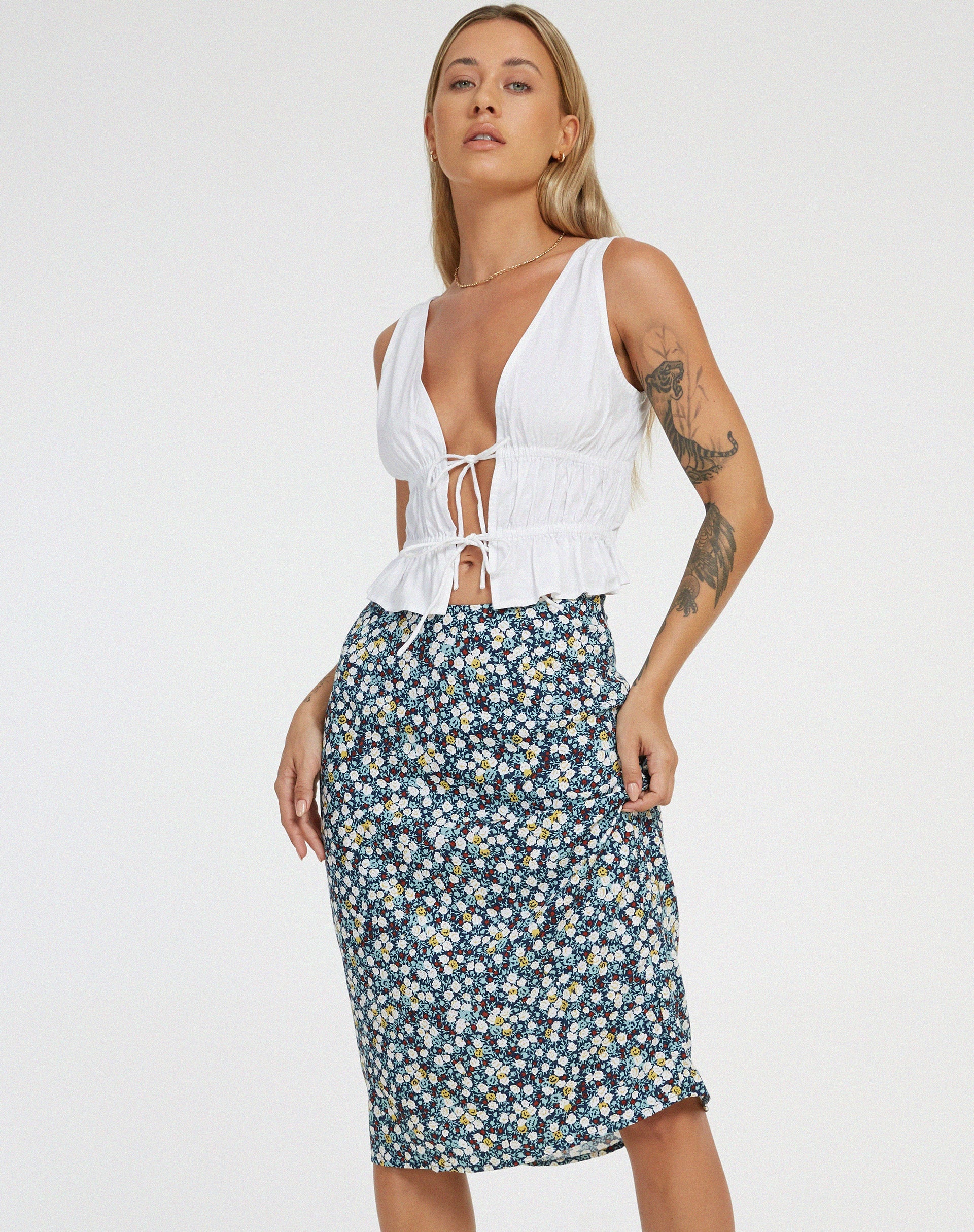 imagen de Harriet Midi Skirt in Floral Field Navy