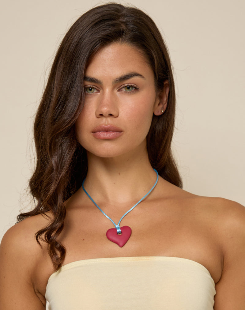 Imagen de Collar Corazón de Resina Rojo
