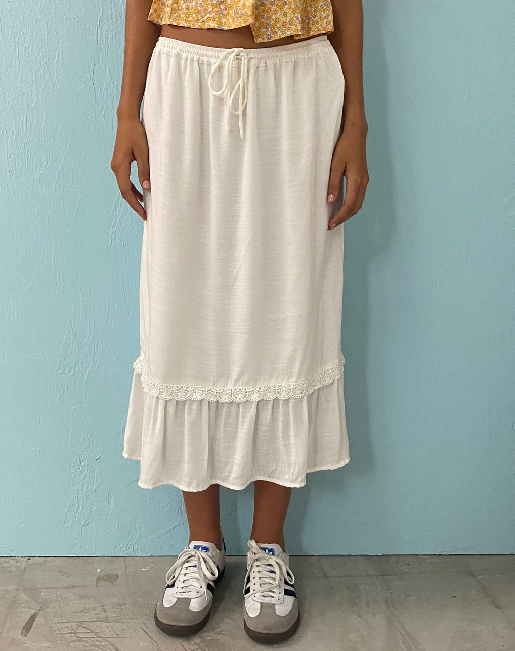 Kokies Falda Midi con Volantes en Blanco