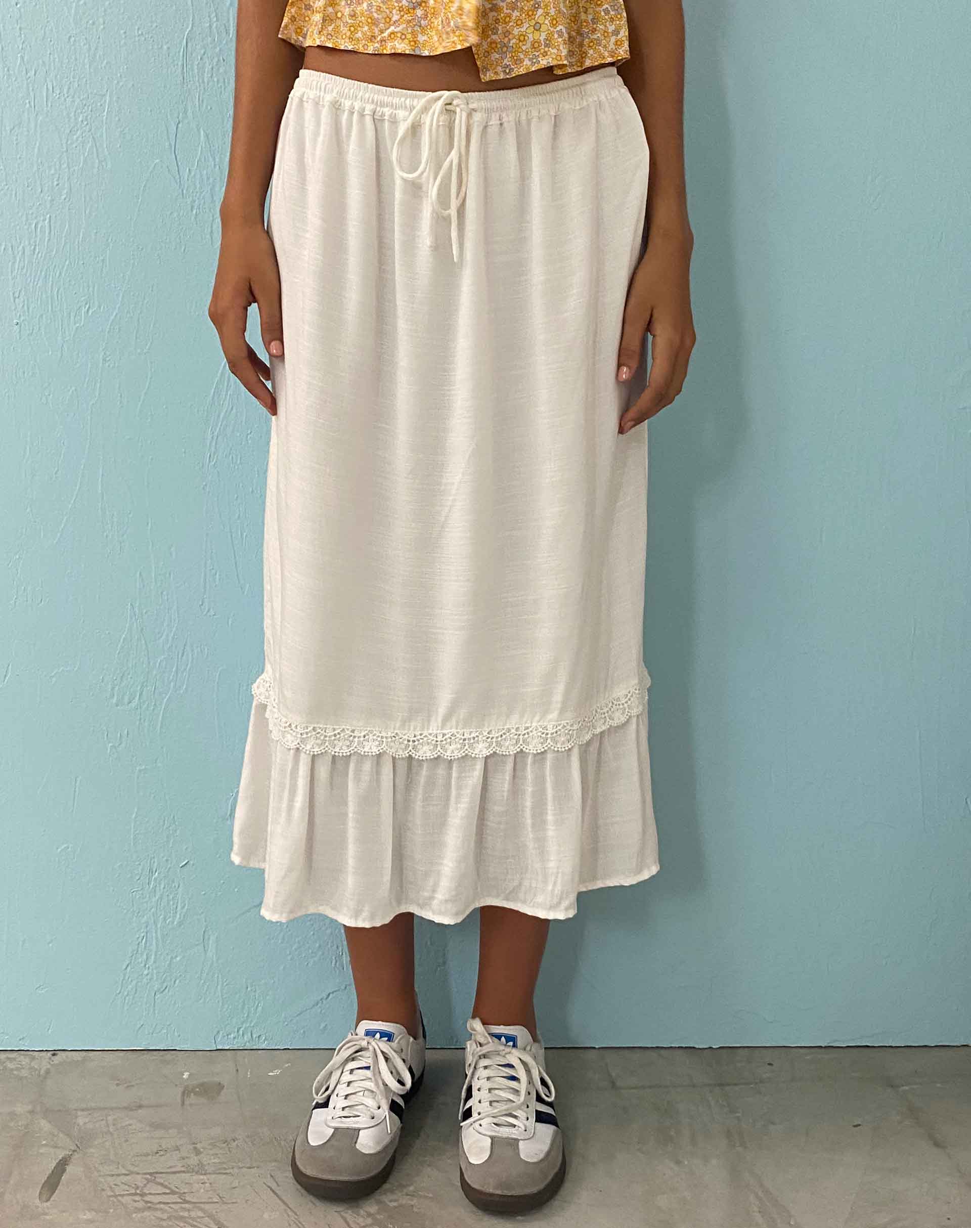 Imagen de Kokies Frill Hem Midi Skirt in White