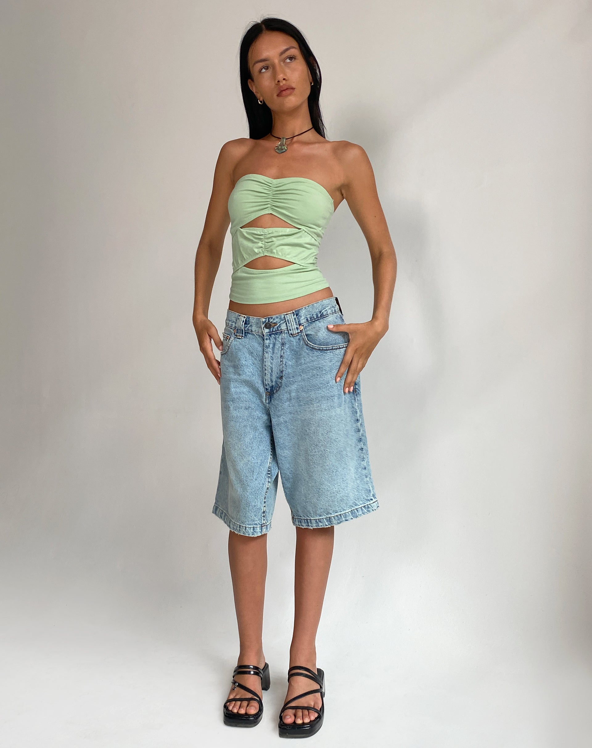 Imagen de Dayu Bandeau Crop Top en Silver Sage