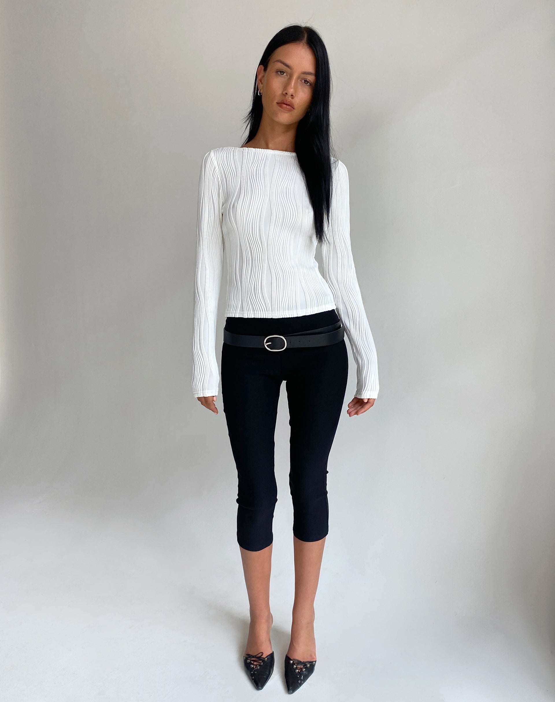 Imagen de Amabon Crop Top de manga larga en blanco arrugado