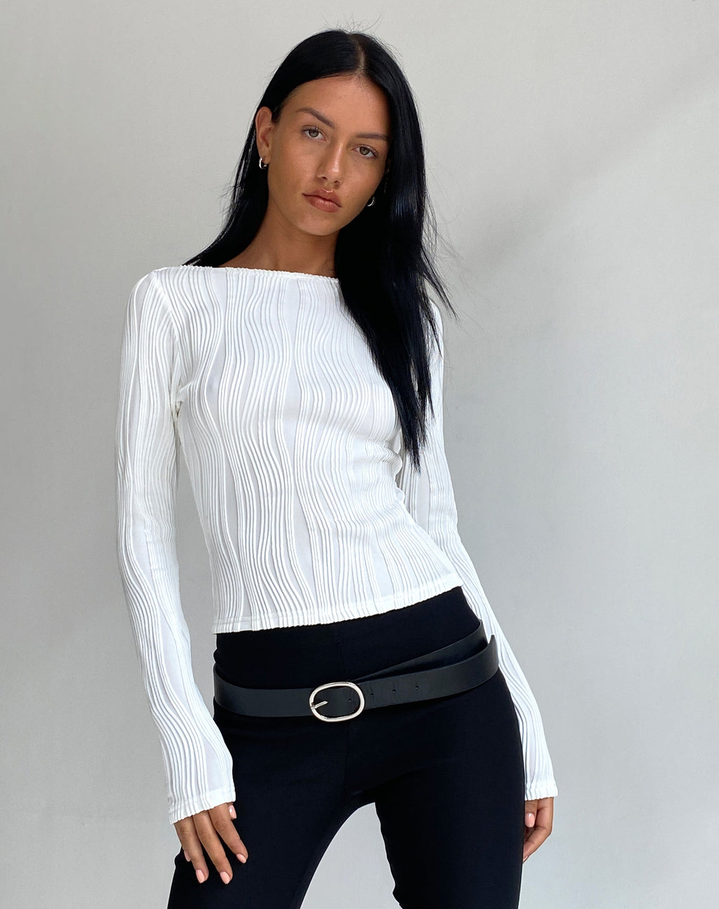 Top de manga larga Amabon en blanco arrugado