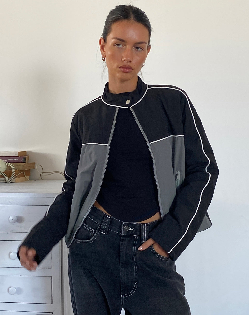 Chaqueta Indira en negro y gris oscuro