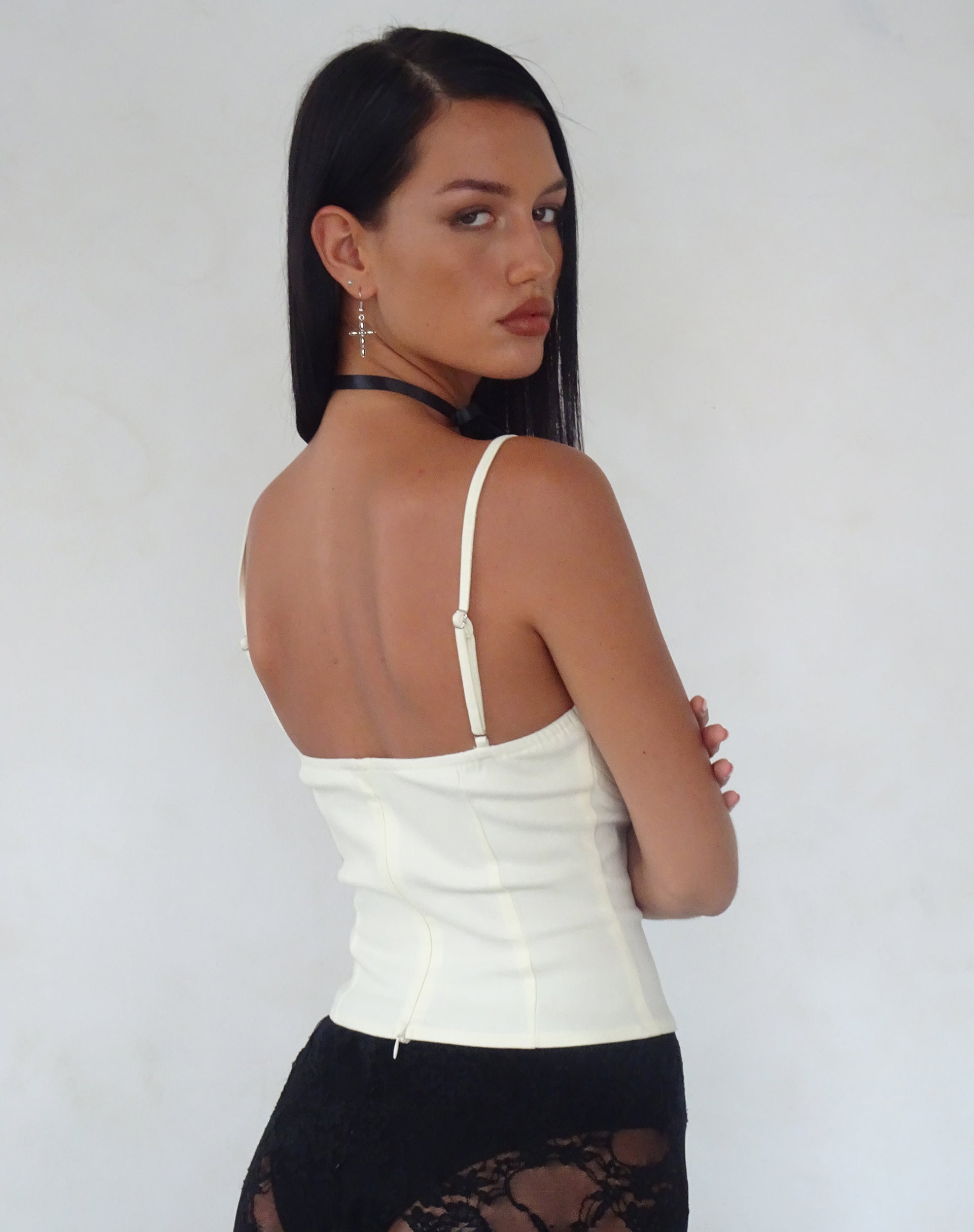 Imagen de Indus Cami Top Crema con Rosetón