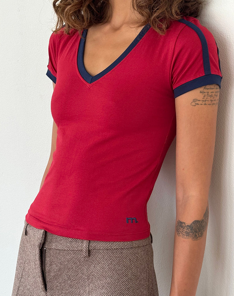 Camiseta Izolde para bebé en rojo adrenalina con ribete azul marino y bordado M