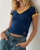 Image of Camiseta Izolde en azul marino con ribete mostaza y bordado M