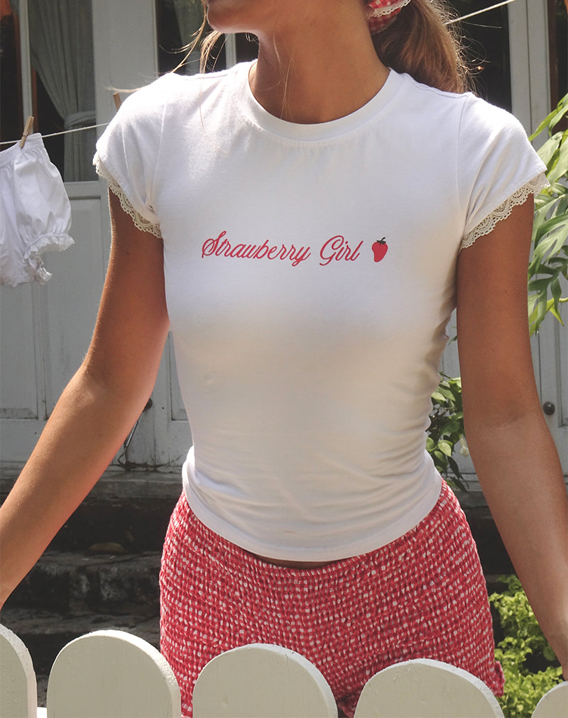 Imagen de Izzy Top en blanco Strawberry Girl Script