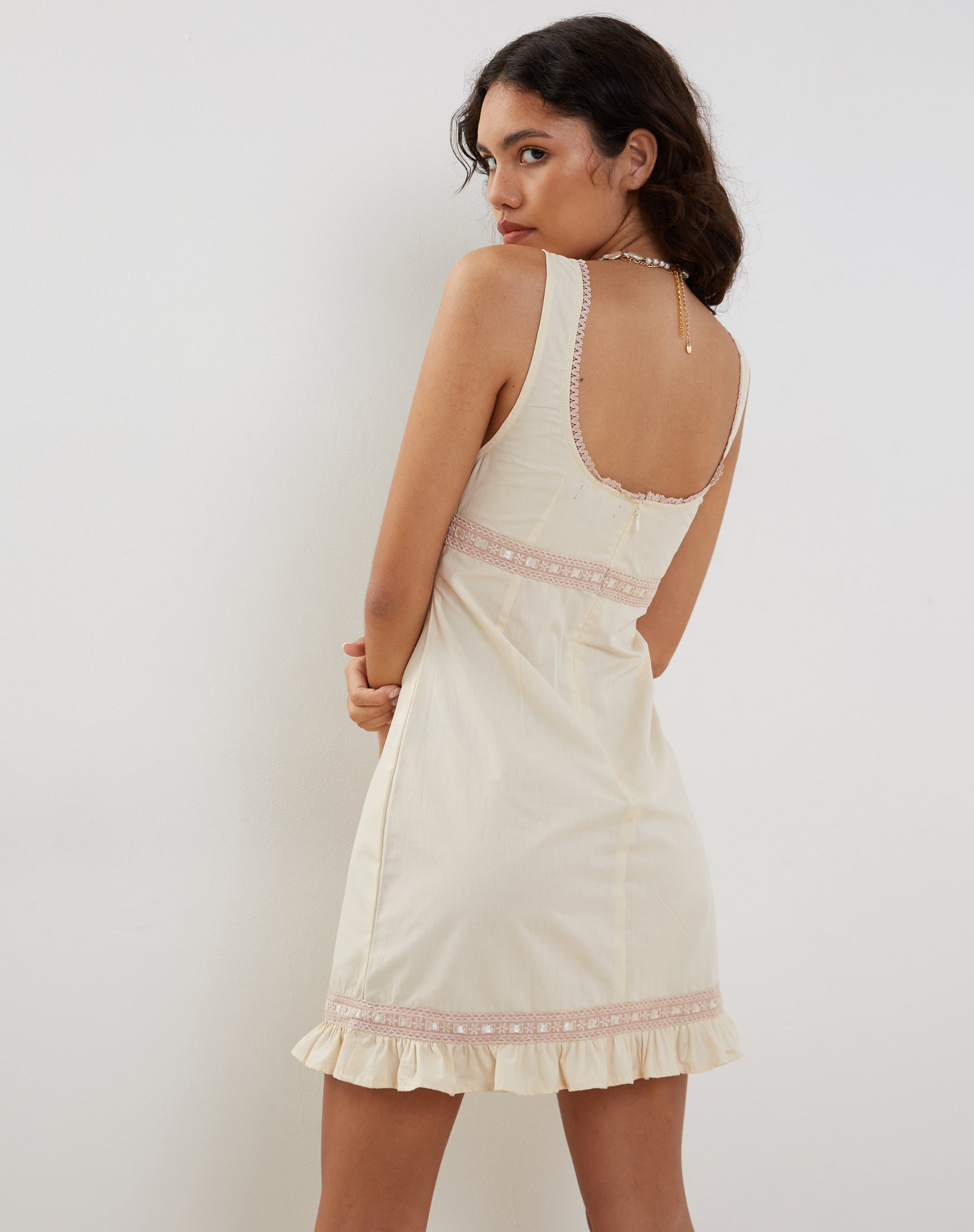 Imagen del minivestido Jacena de encaje en marfil