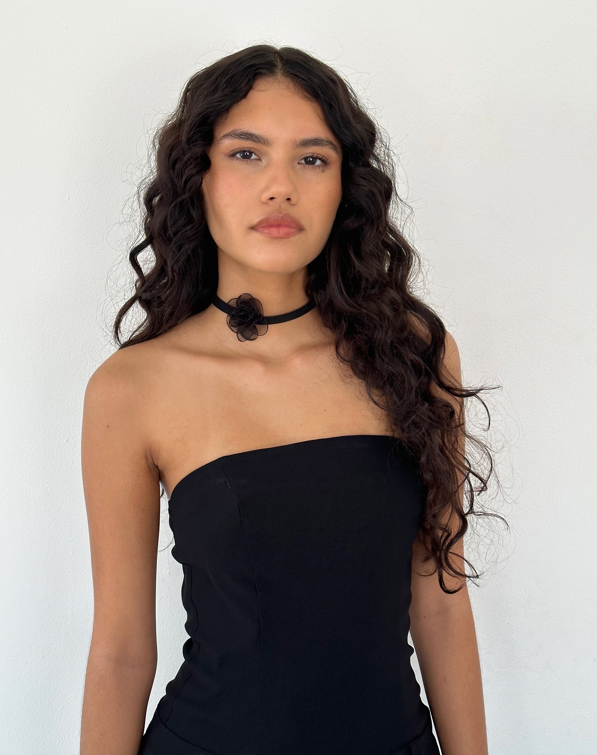 Imagen de Jada Black Rose Choker Necklace de Gemini Jewels