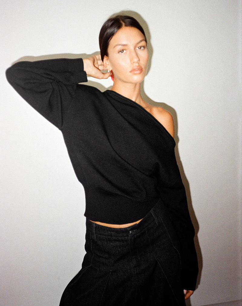 Imagen de Jalira Asymmetric Cinch Jumper in Stripe Negro