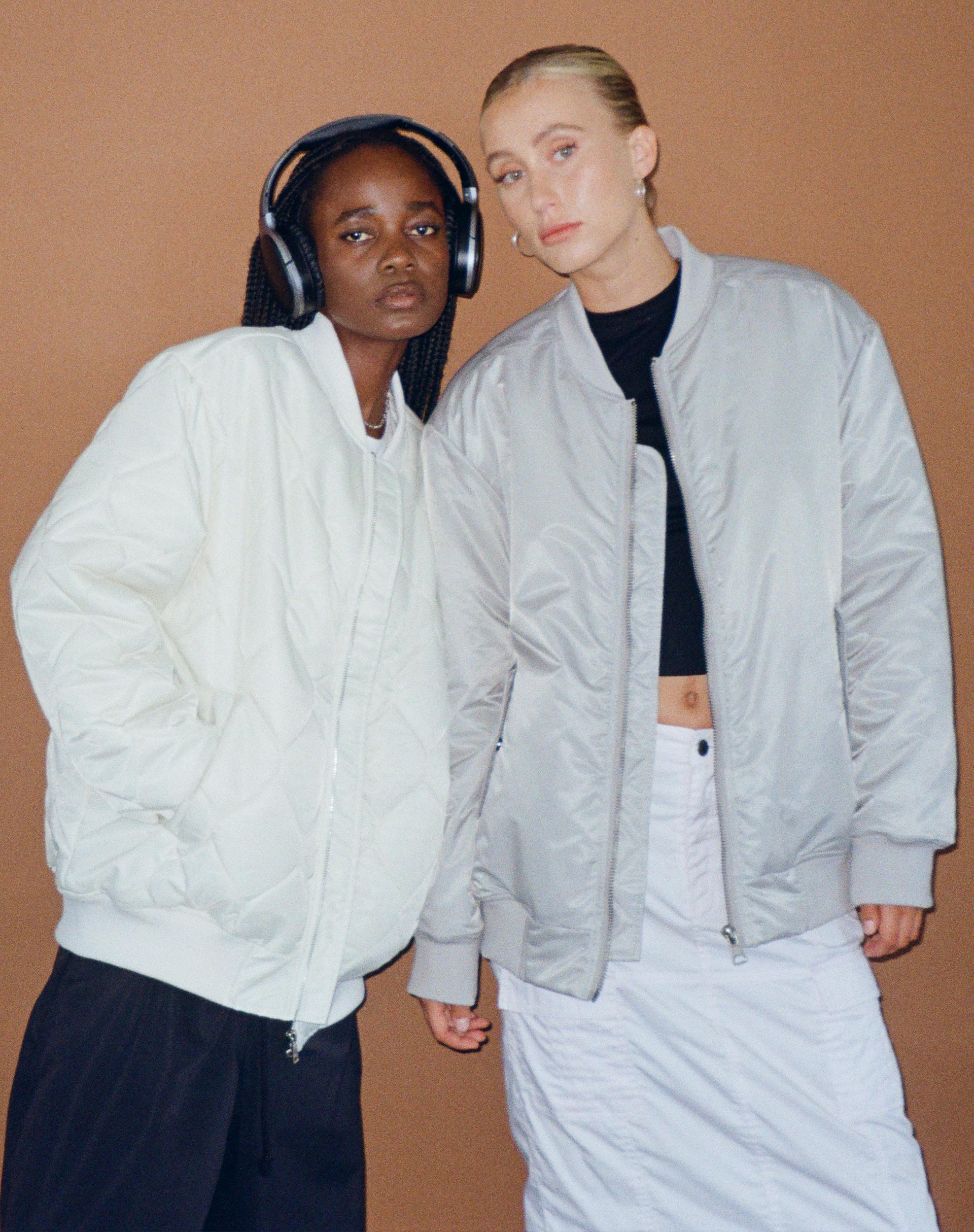 imagen de la chaqueta Junpyo en Glacier Grey