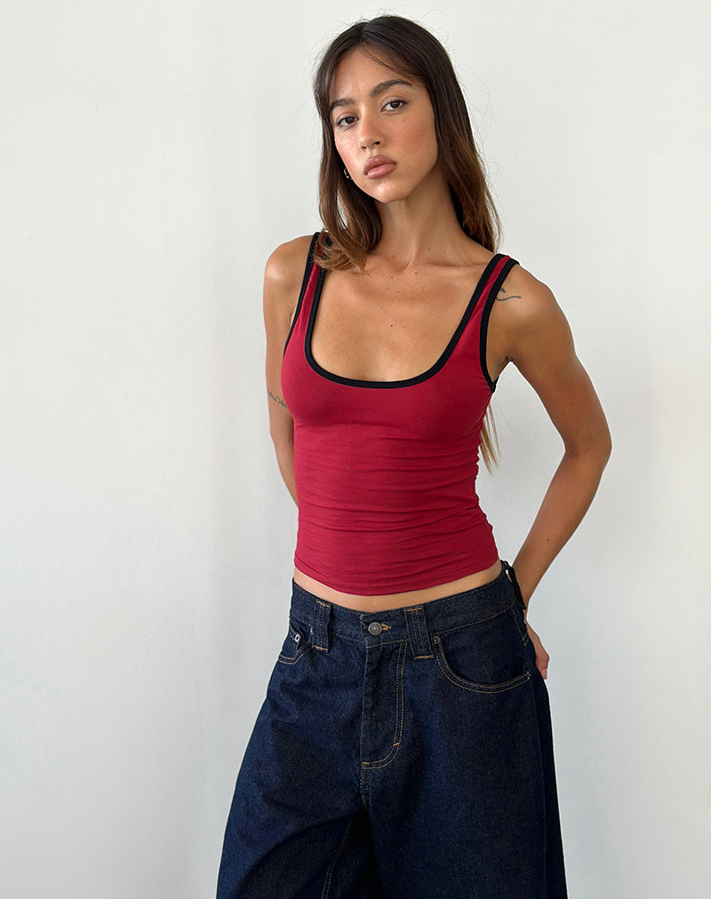 Imagen de Jastiya Top en rojo adrenalina con ribete negro