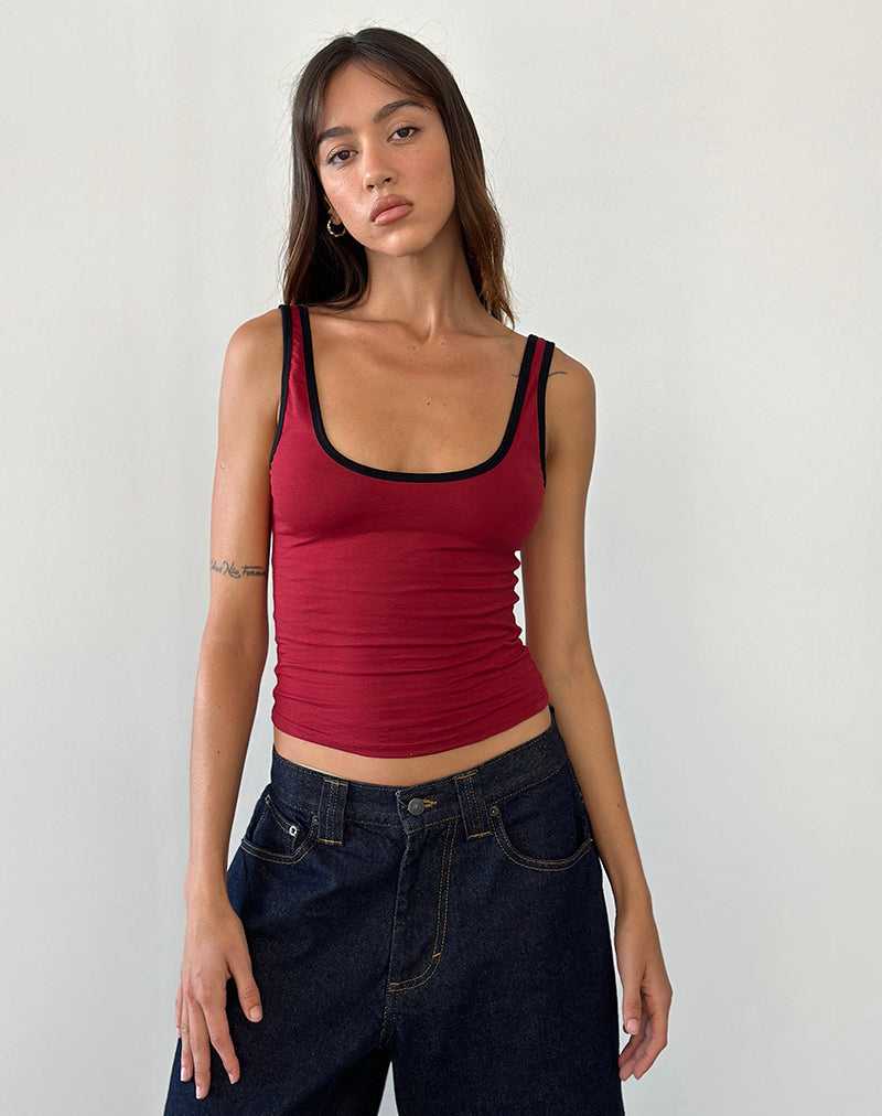 Imagen de Jastiya Top en rojo adrenalina con ribete negro