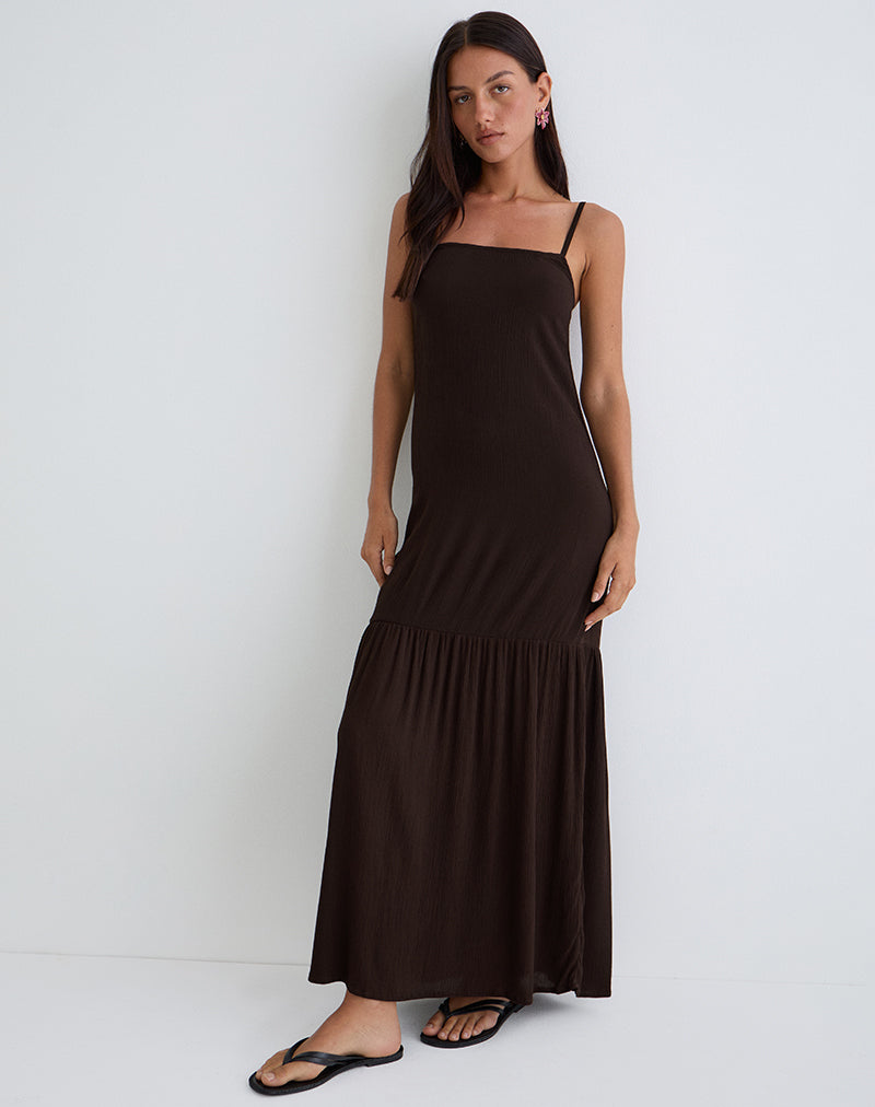 Imagen de Jenesis Maxi Dress in Crinkle Chocolate amargo