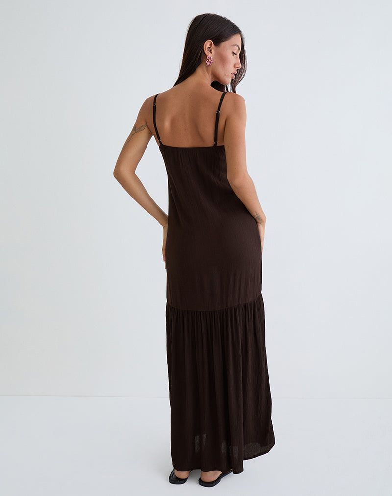 Imagen de Jenesis Maxi Dress in Crinkle Chocolate amargo