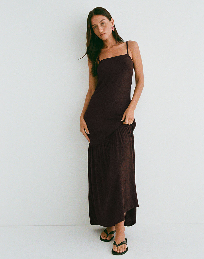 Imagen de Jenesis Maxi Dress in Crinkle Chocolate amargo