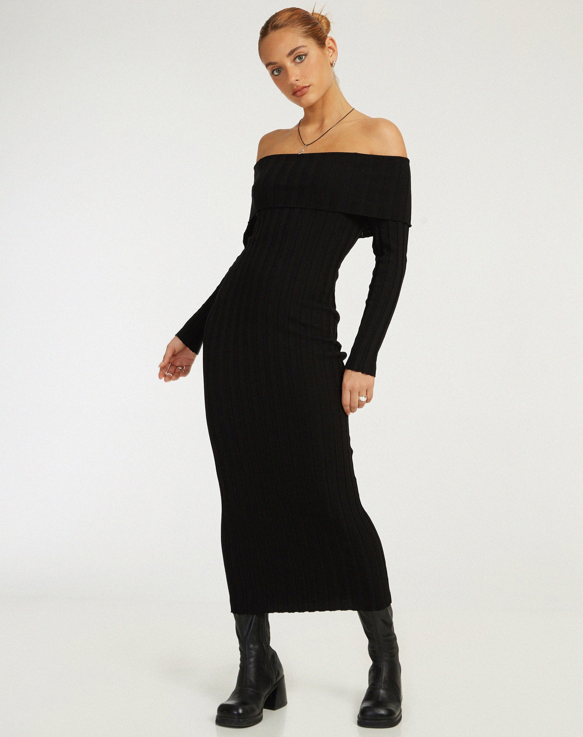 imagen de Jesuita Bardot Knitted Midi Dress in Black