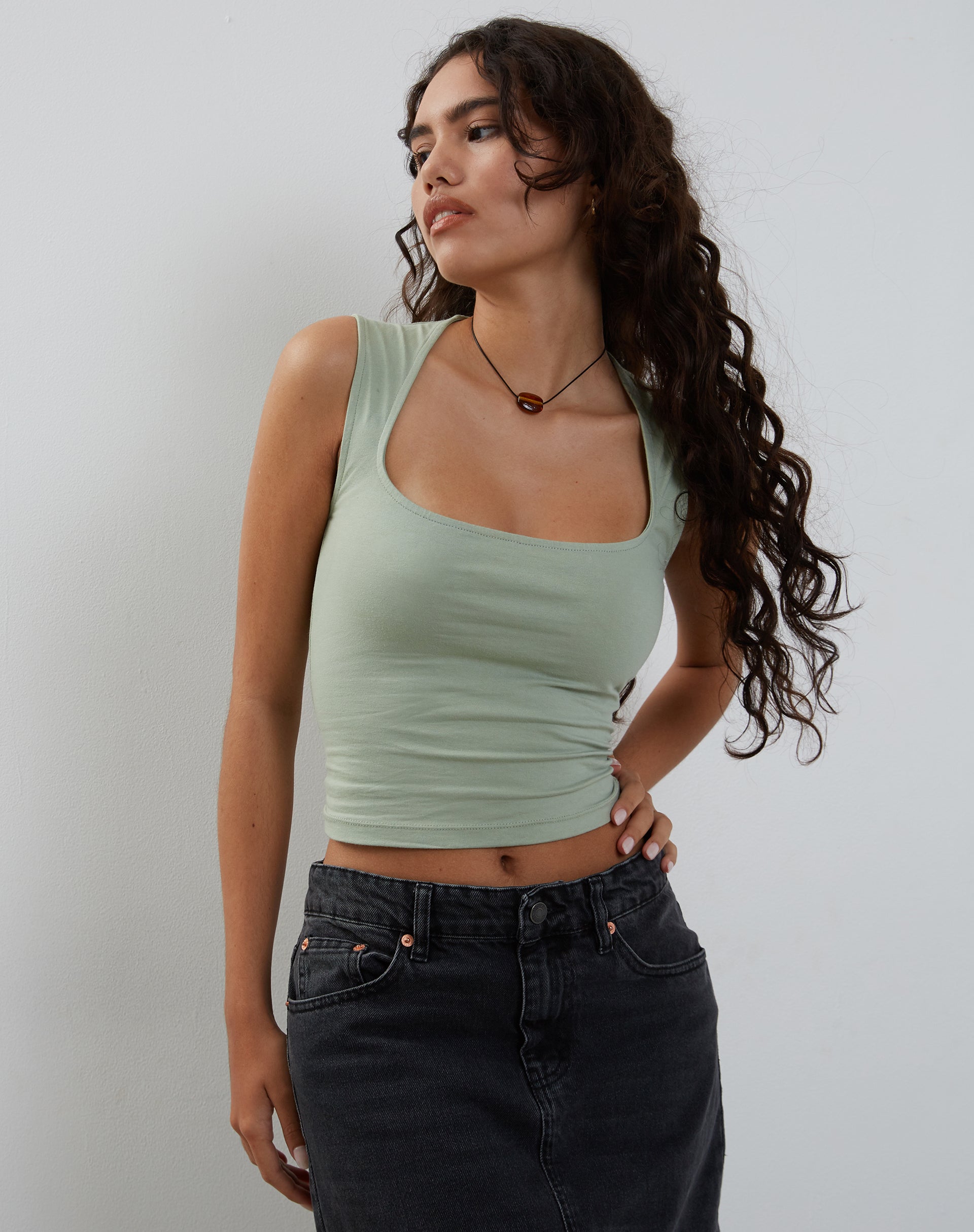 Imagen de Jinsu Crop Top en Desert Sage