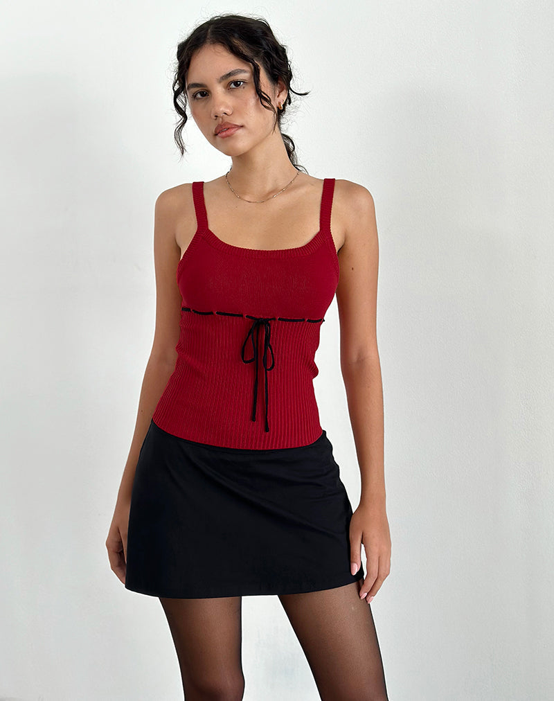 Imagen de Joanie Rib Cami Top en rojo con lazo negro
