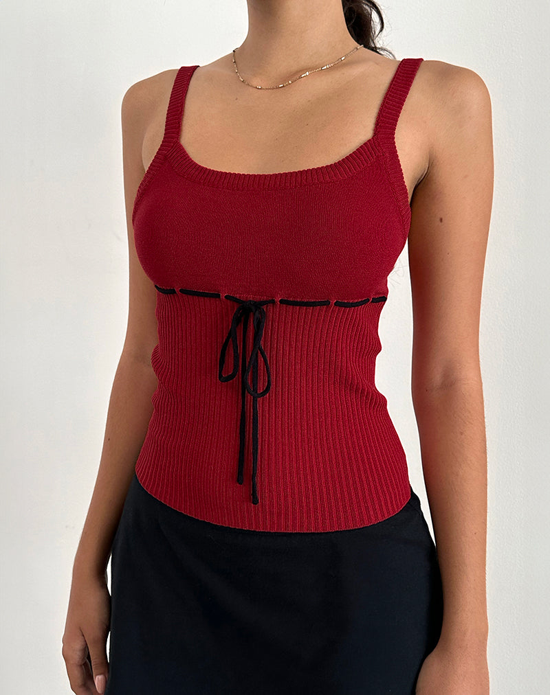 Imagen de Joanie Rib Cami Top en rojo con lazo negro