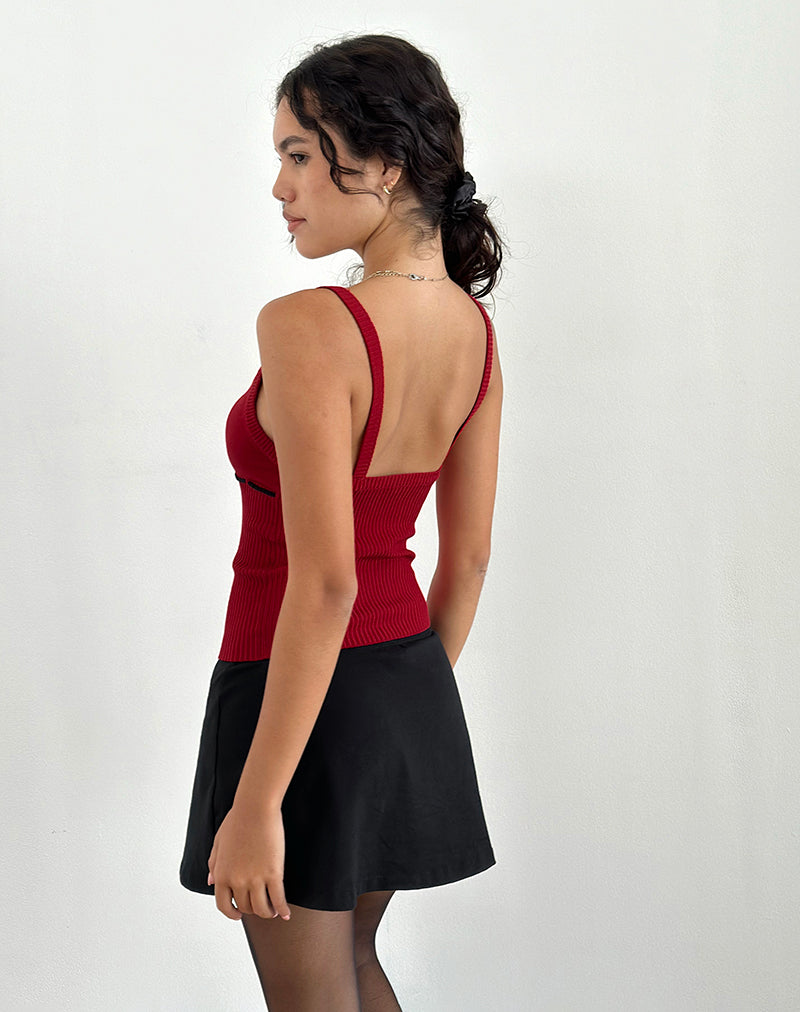 Imagen de Joanie Rib Cami Top en rojo con lazo negro