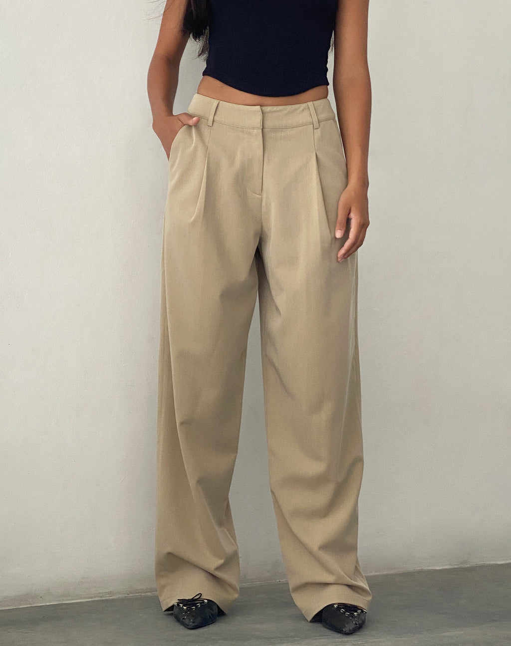 Pantalón ancho Sakaria en Tailoring Stone