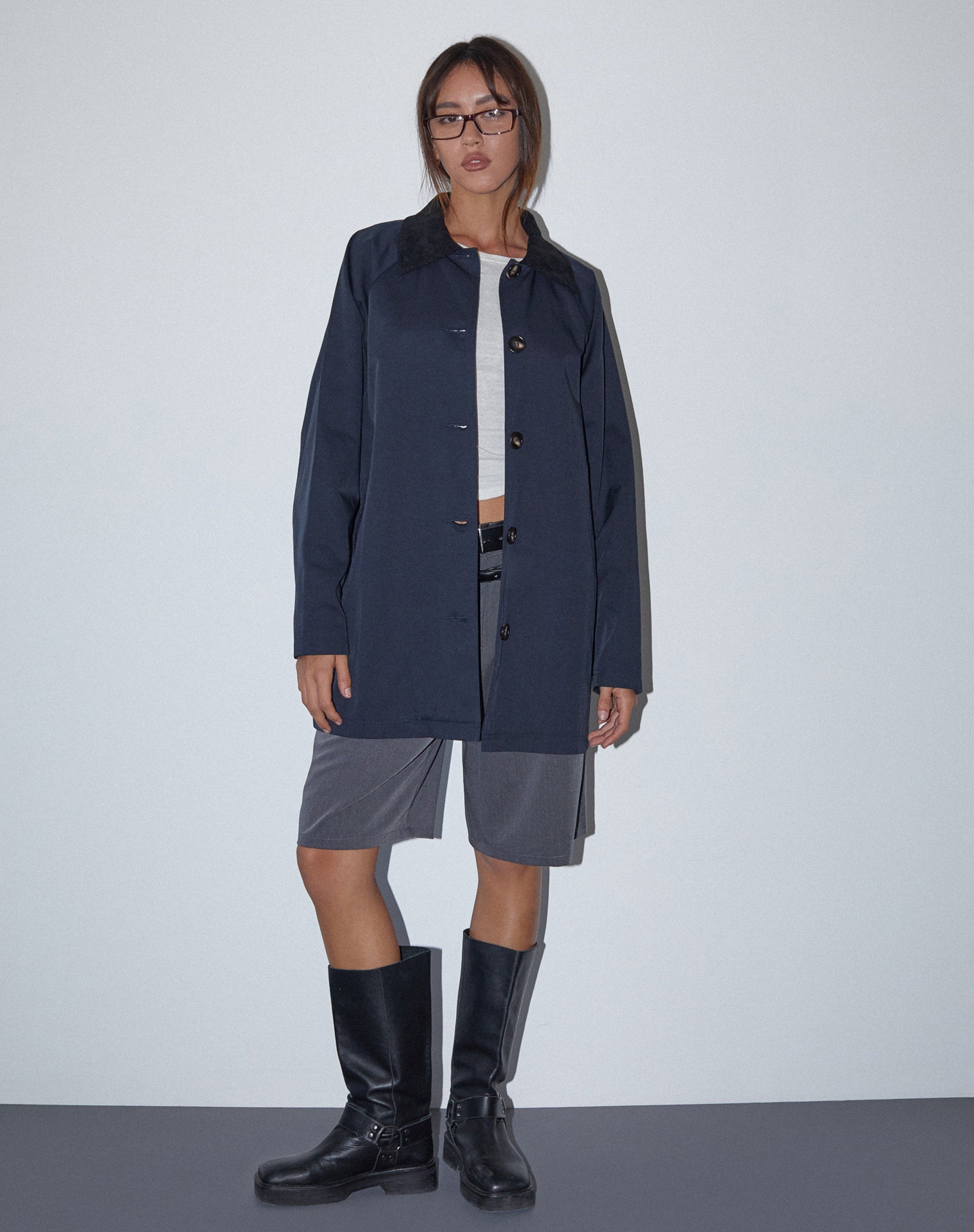 Imagen de Izora Short Trench Coat in Navy