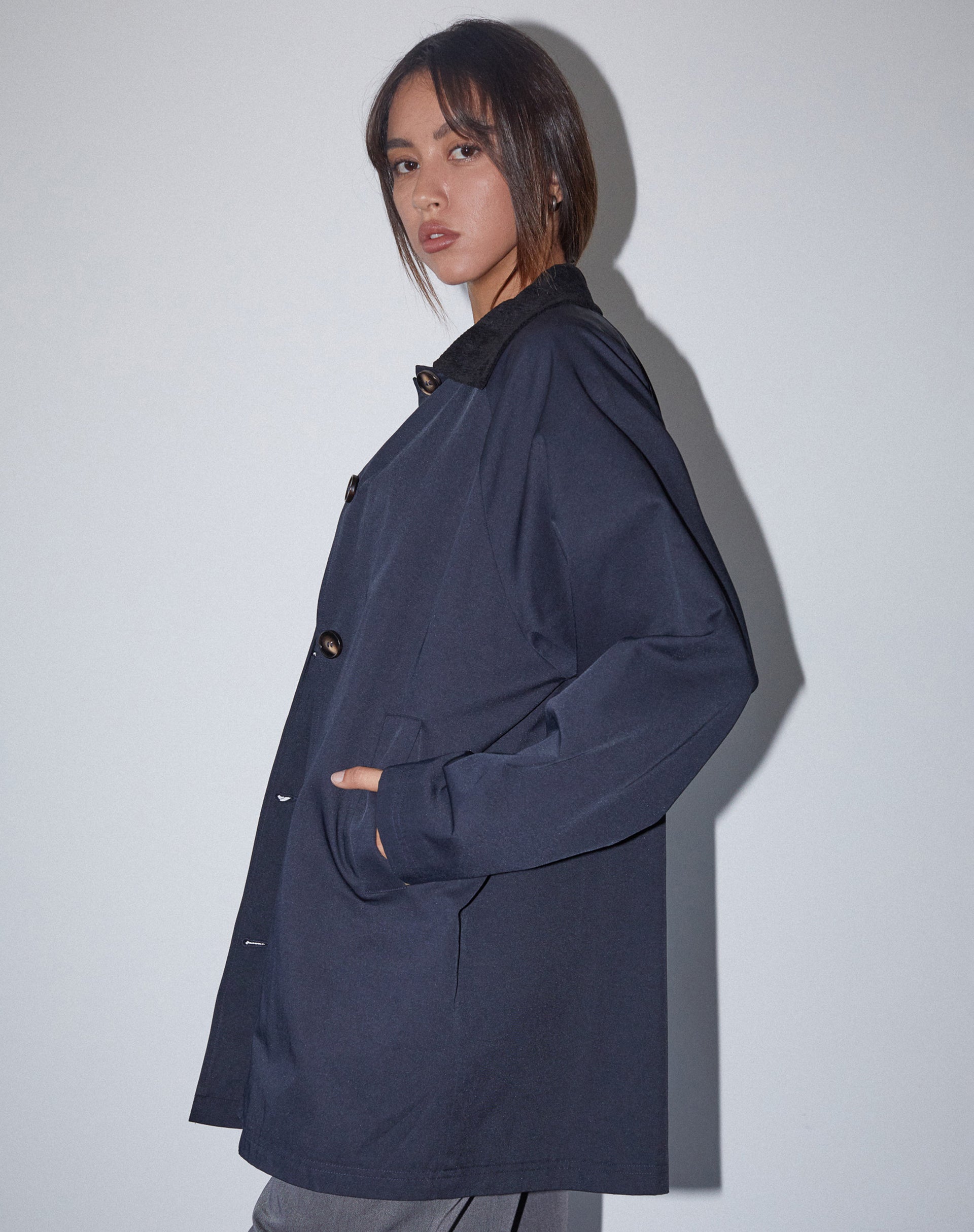 Imagen de Izora Short Trench Coat in Navy