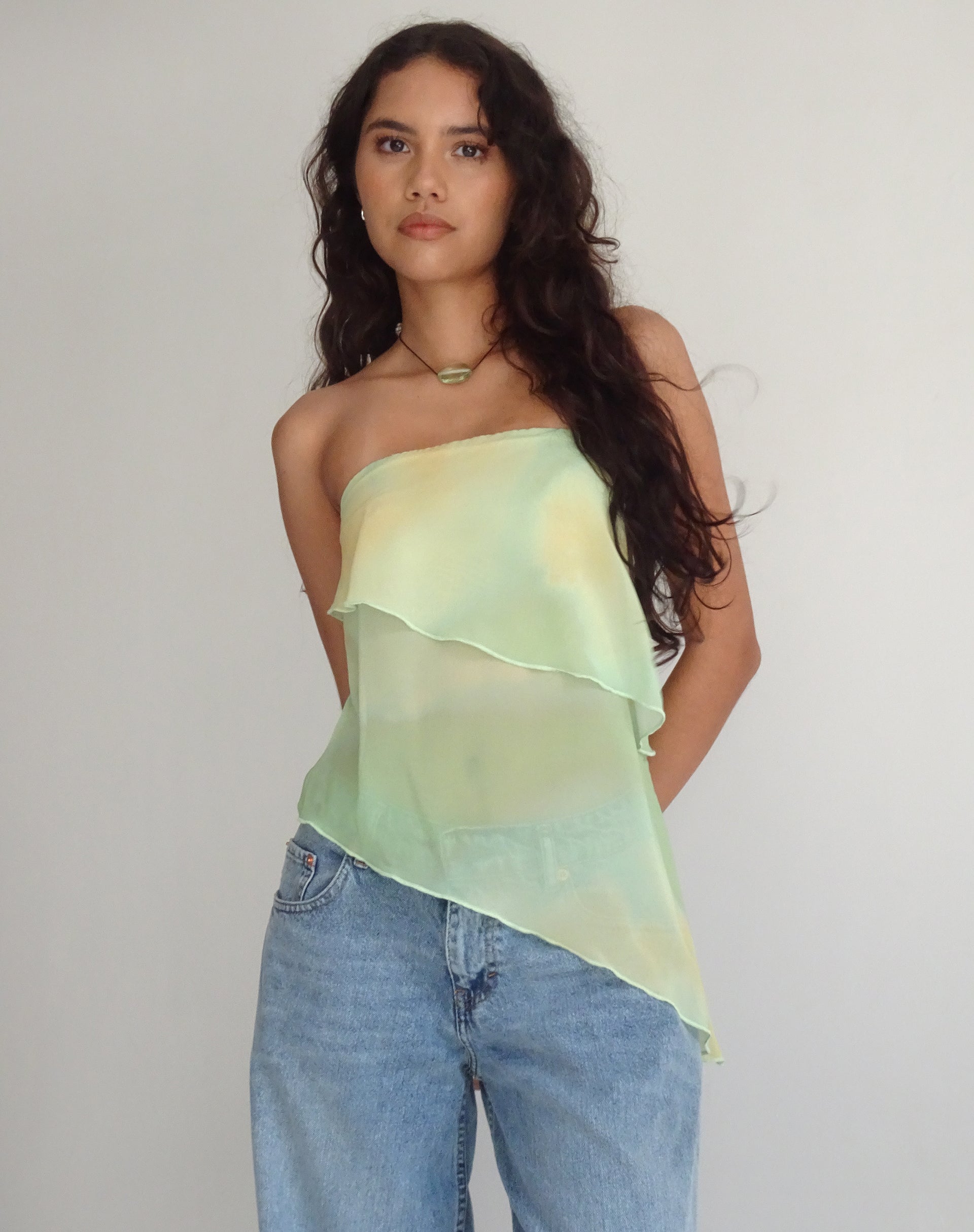 Imagen de Joyce Camiseta de tirantes cascada en amarillo Acuarela