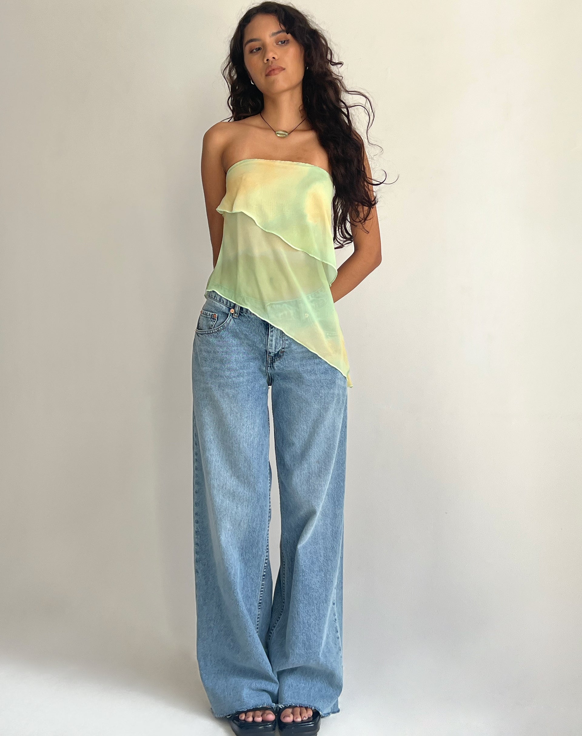Imagen de Joyce Camiseta de tirantes cascada en amarillo Acuarela