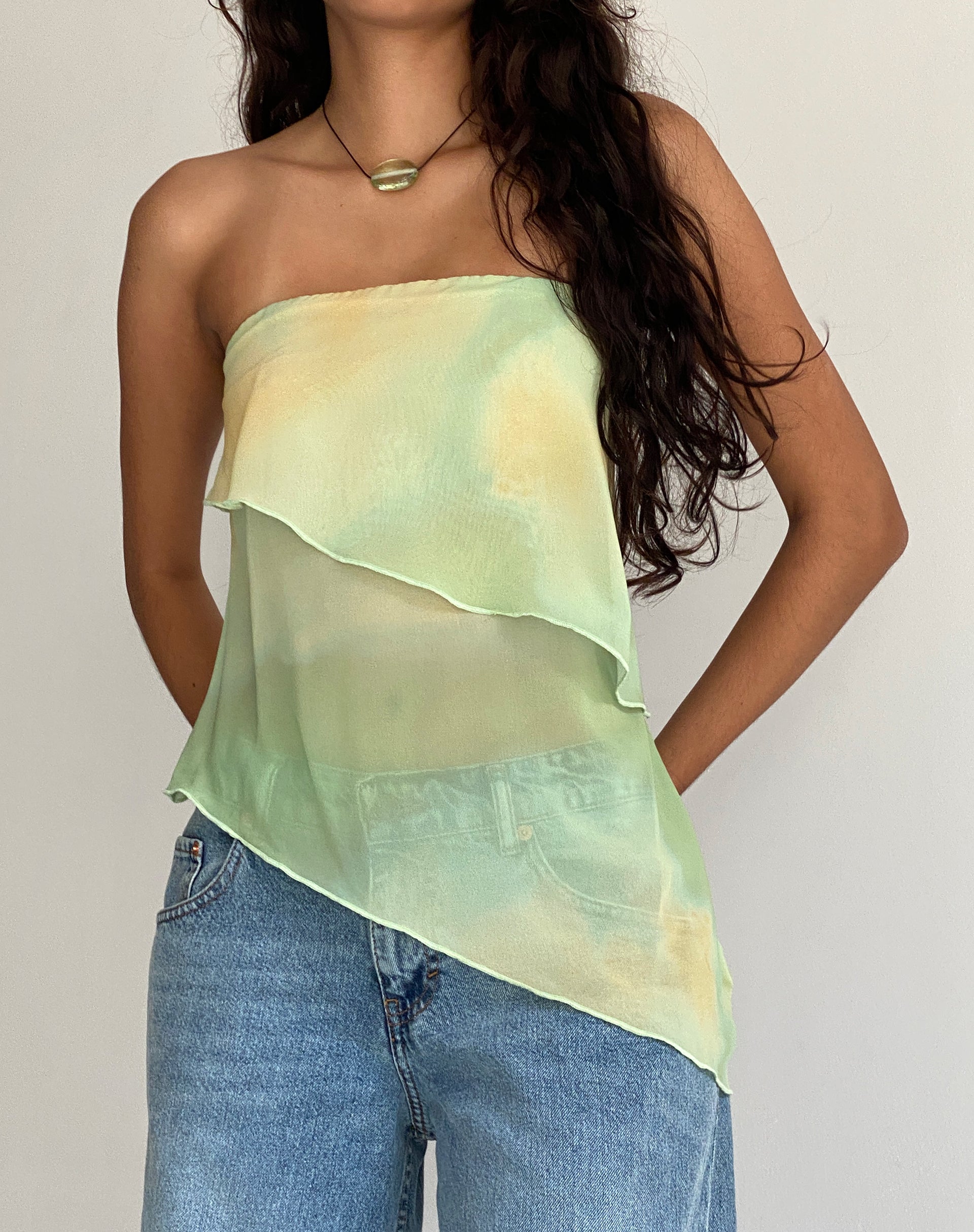 Imagen de Joyce Camiseta de tirantes cascada en amarillo Acuarela