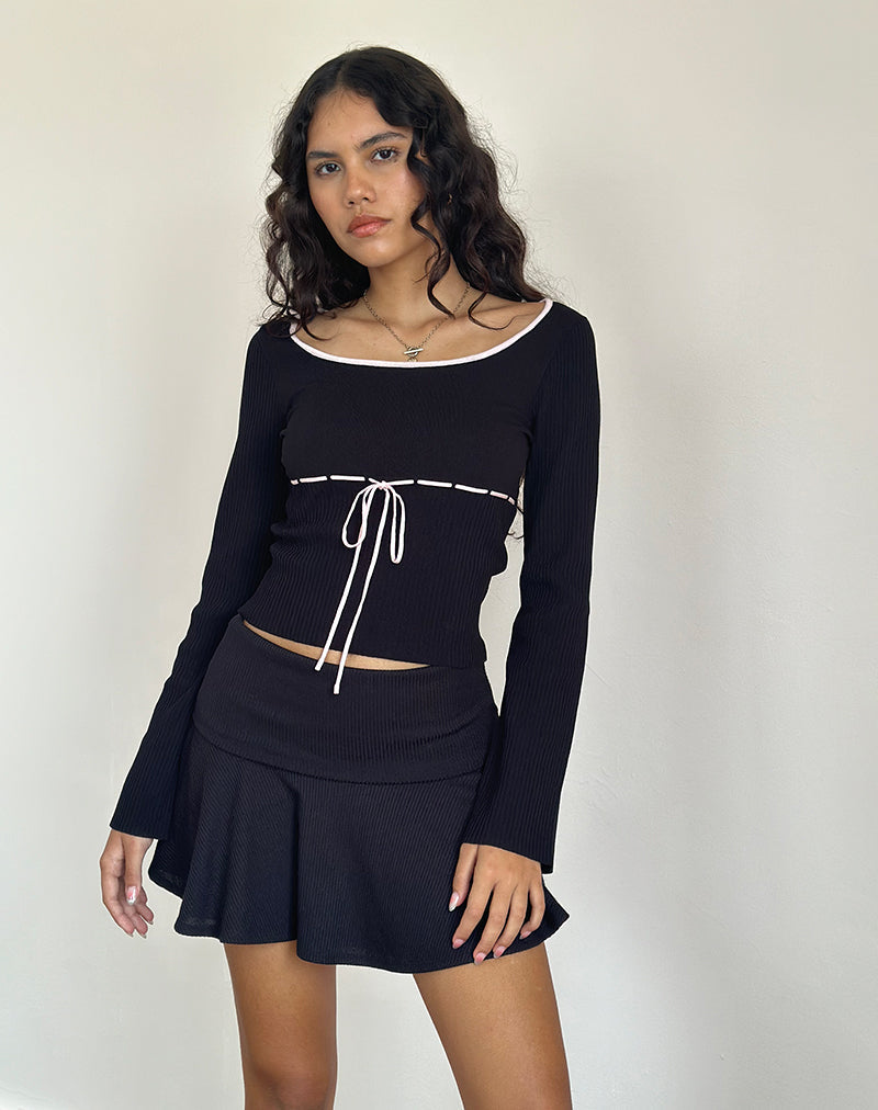 Top de punto Juhye negro con ribete rosa