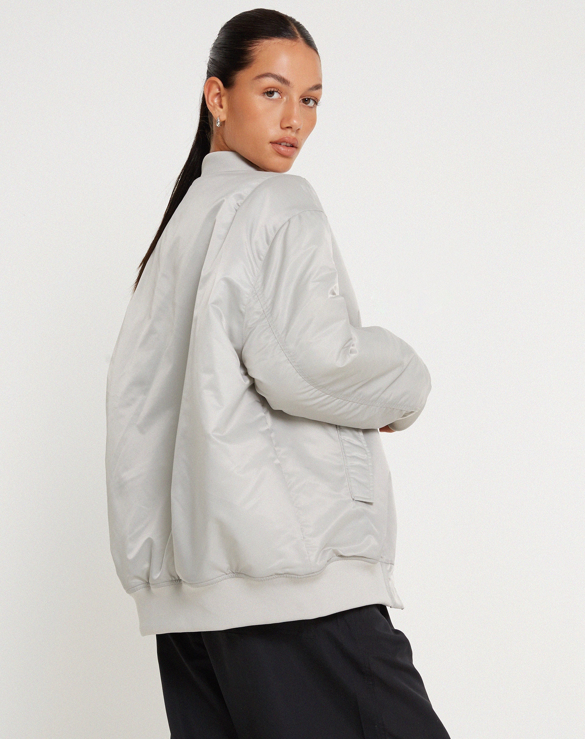 imagen de la chaqueta Junpyo en Glacier Grey