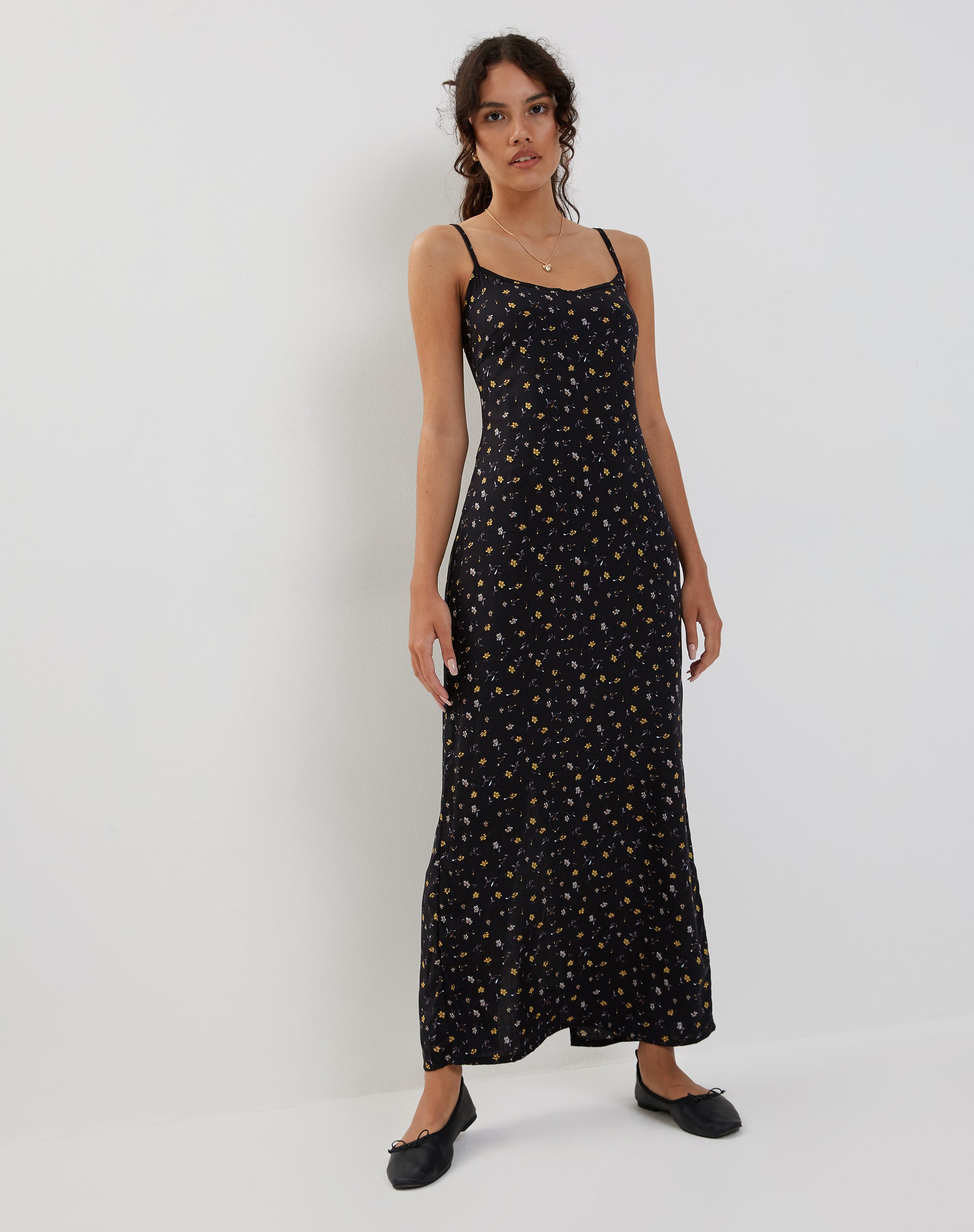 Imagen de Kafka Maxi Dress in Pretty Petal Negro