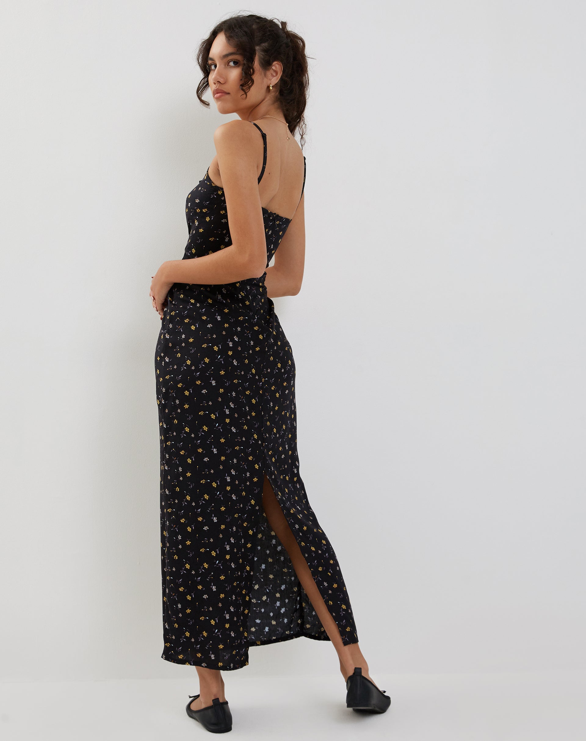 Imagen de Kafka Maxi Dress in Pretty Petal Negro