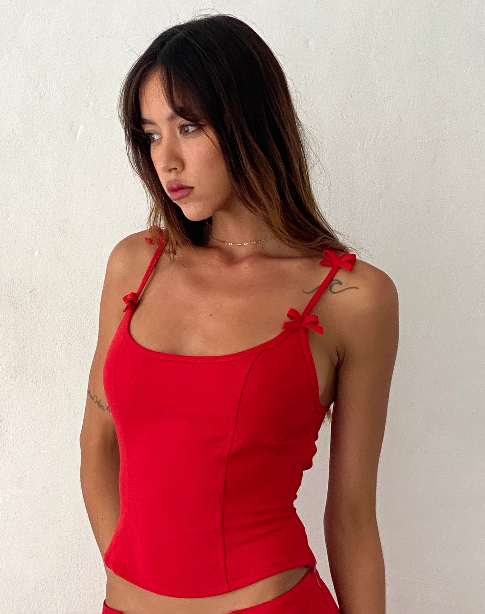 Imagen de Kaida Top corsé con lazo en rojo sastrería