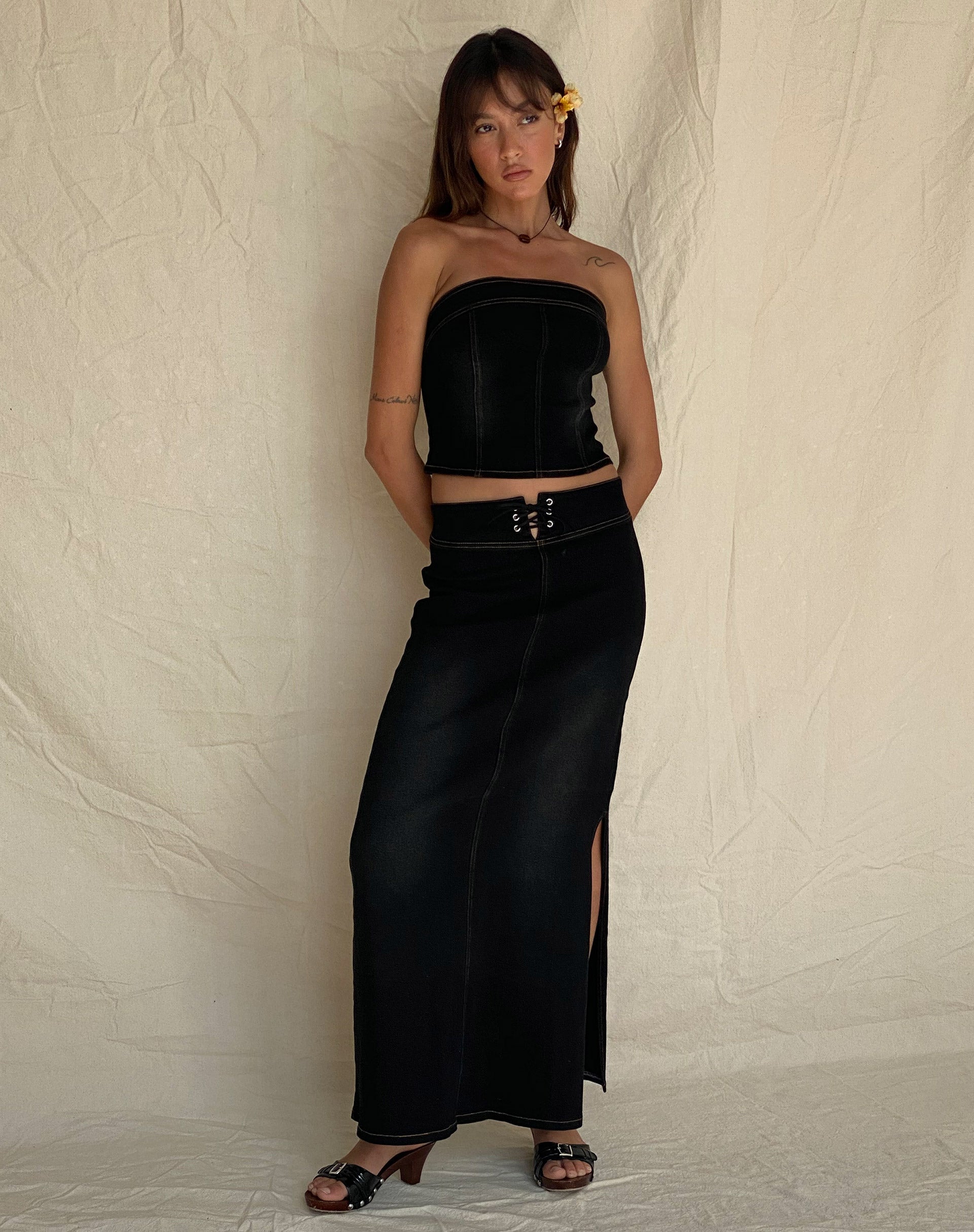 Imagen de Kaiha Denim Bandeau Corset Top en Black Wash