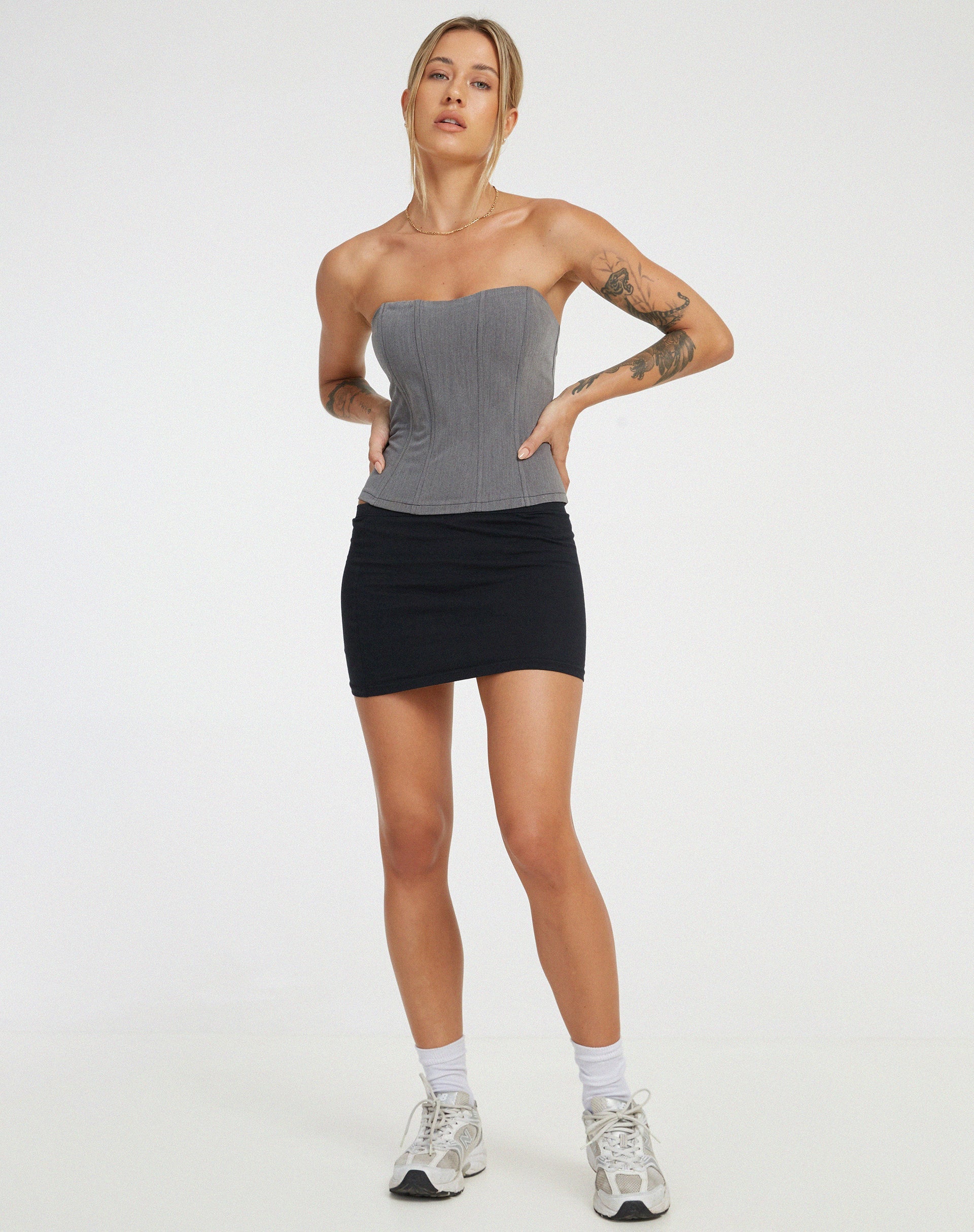 imagen de Kansa Corset Top en Charcoal