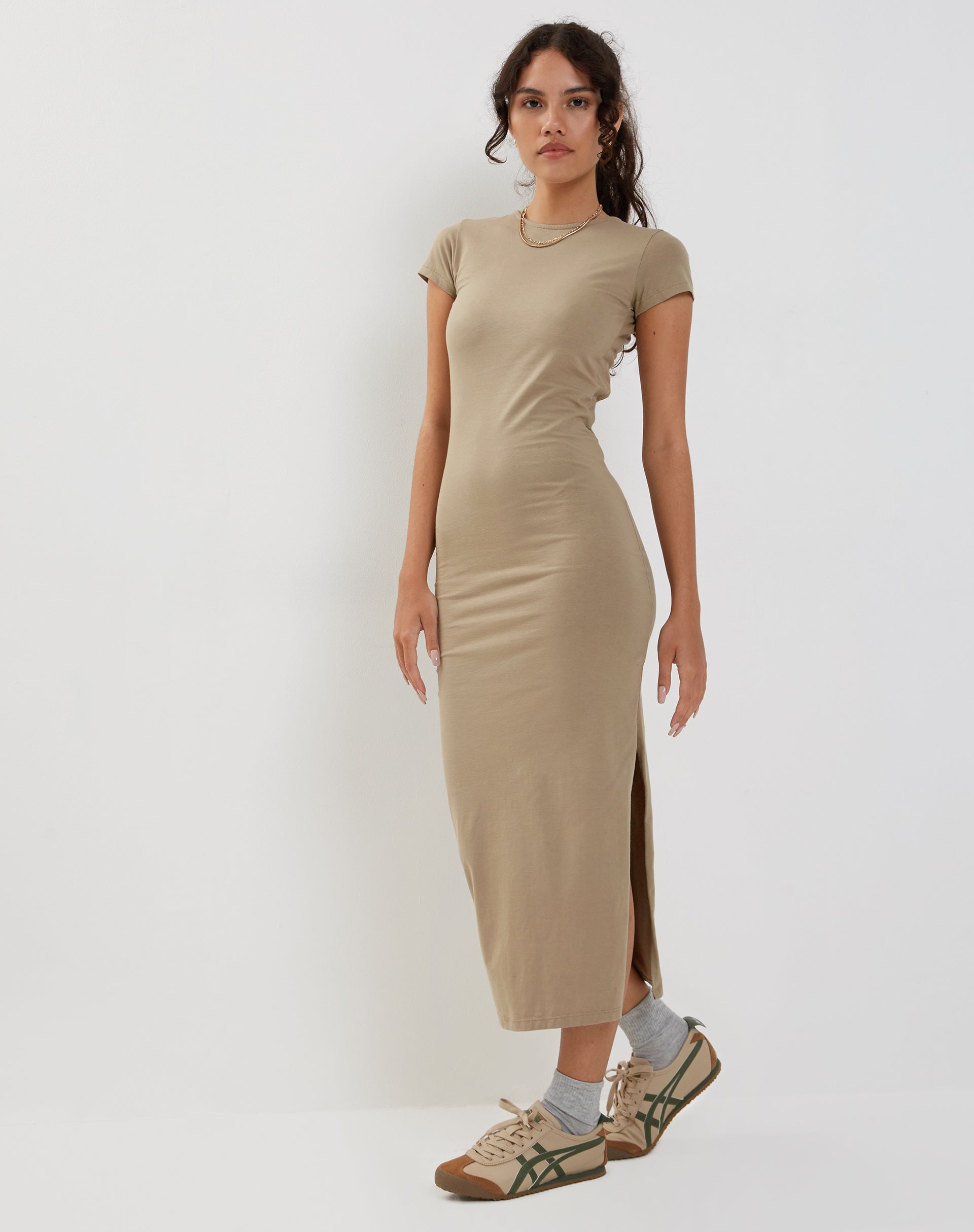 Imagen de Kasor Open Back Midi Dress in London Fog