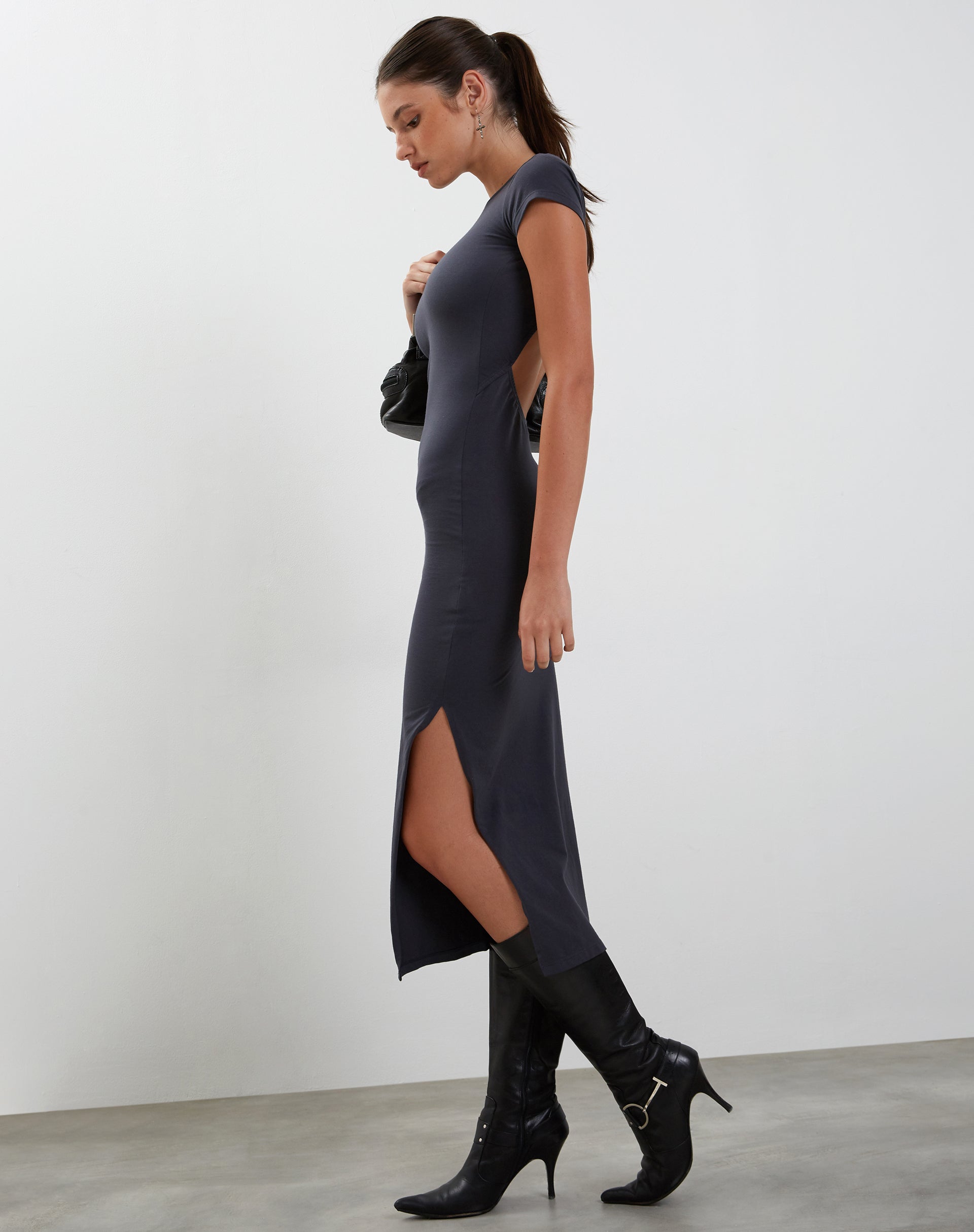 Imagen de Kasor Open Back Midi Dress in Ocean Storm