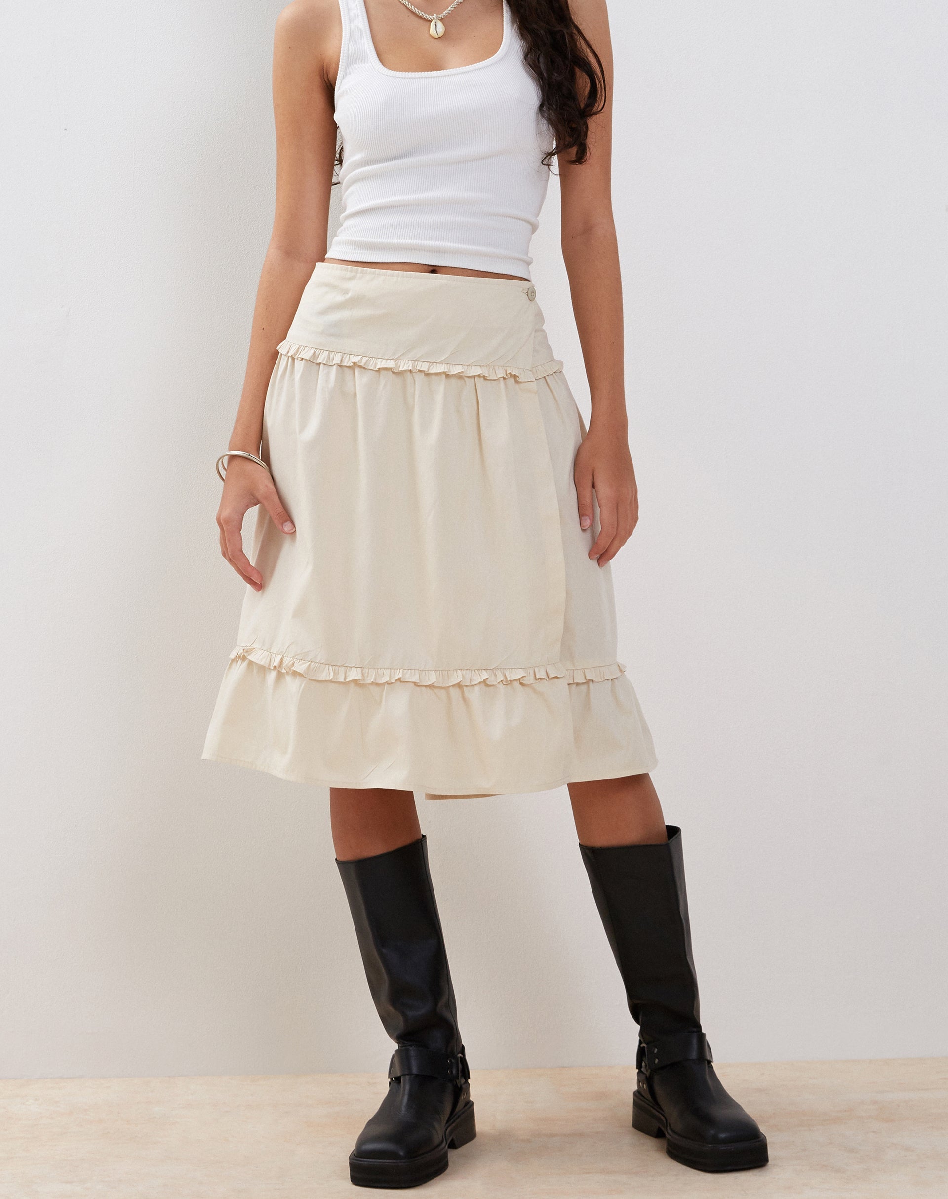 Imagen de Kasya Frill Hem Midi Wrap Skirt in Ivory