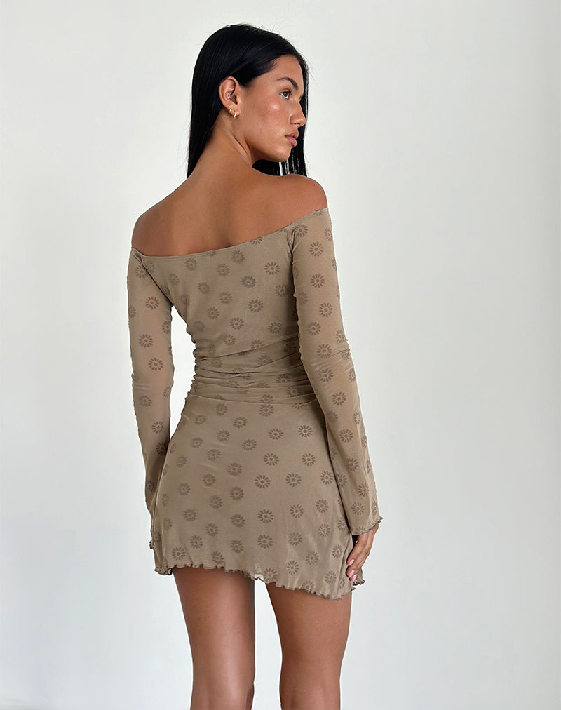 Imagen de Kausar Mini Vestido con Hombros al Descubierto en Daisy FLock Marrón Claro