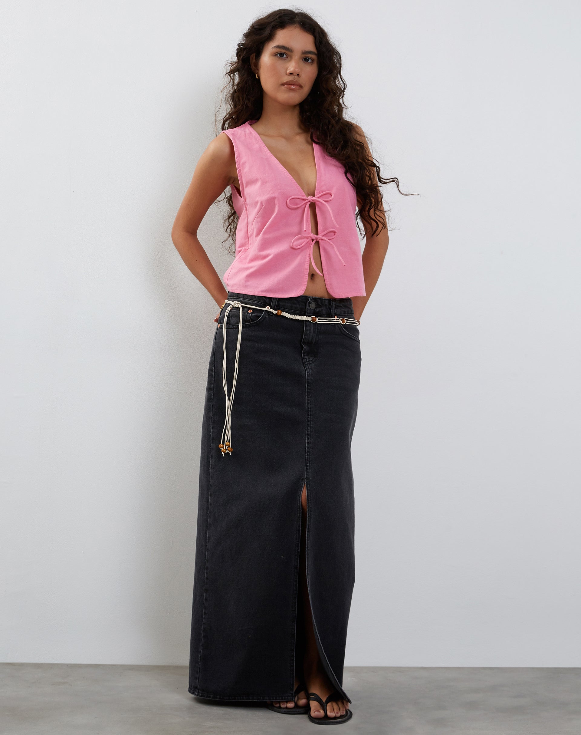 Imagen de Kayve Tie Front Top in Bubblegum Pink