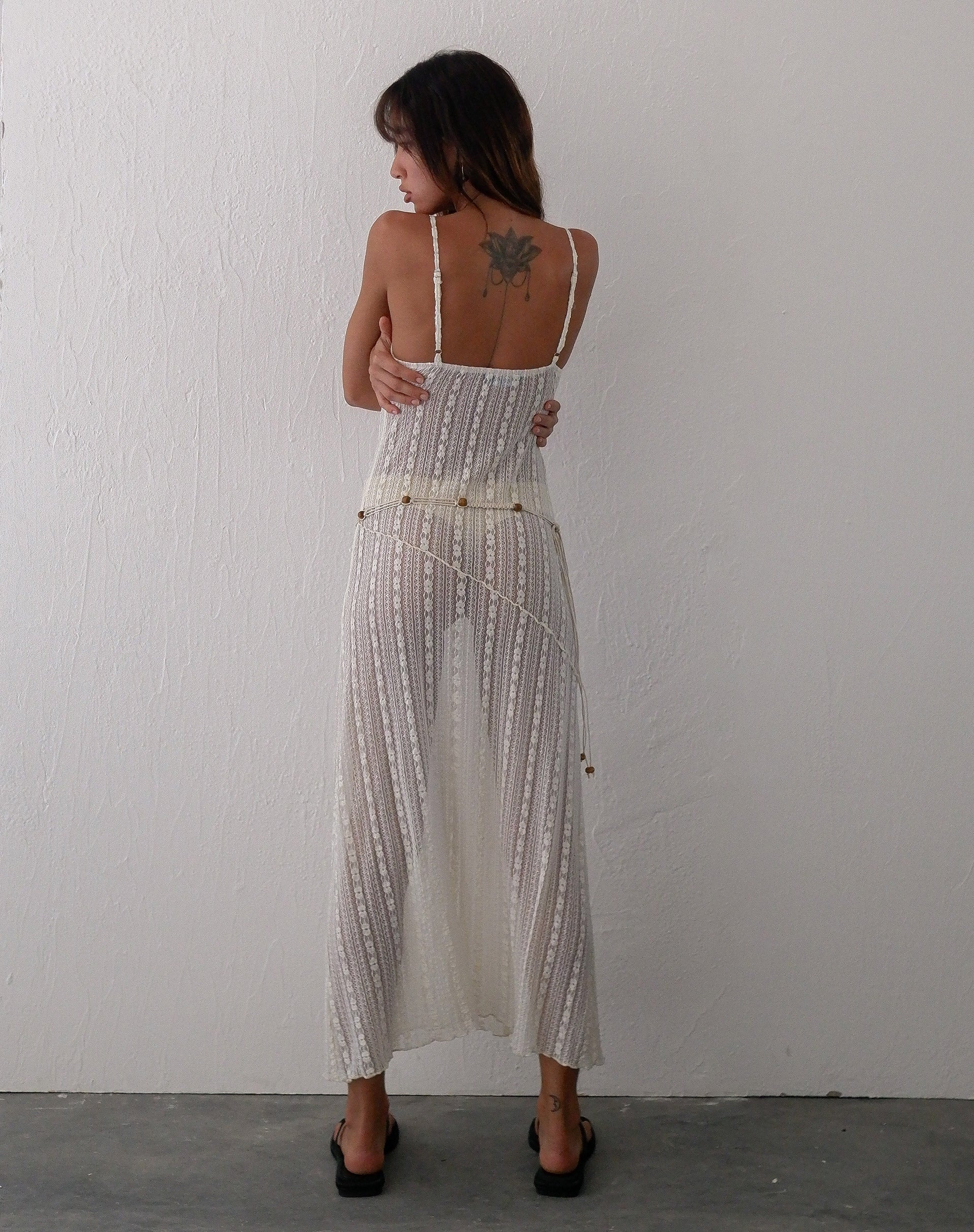 Imagen de Kehlani Sheer Midi Dress in Cream Lace