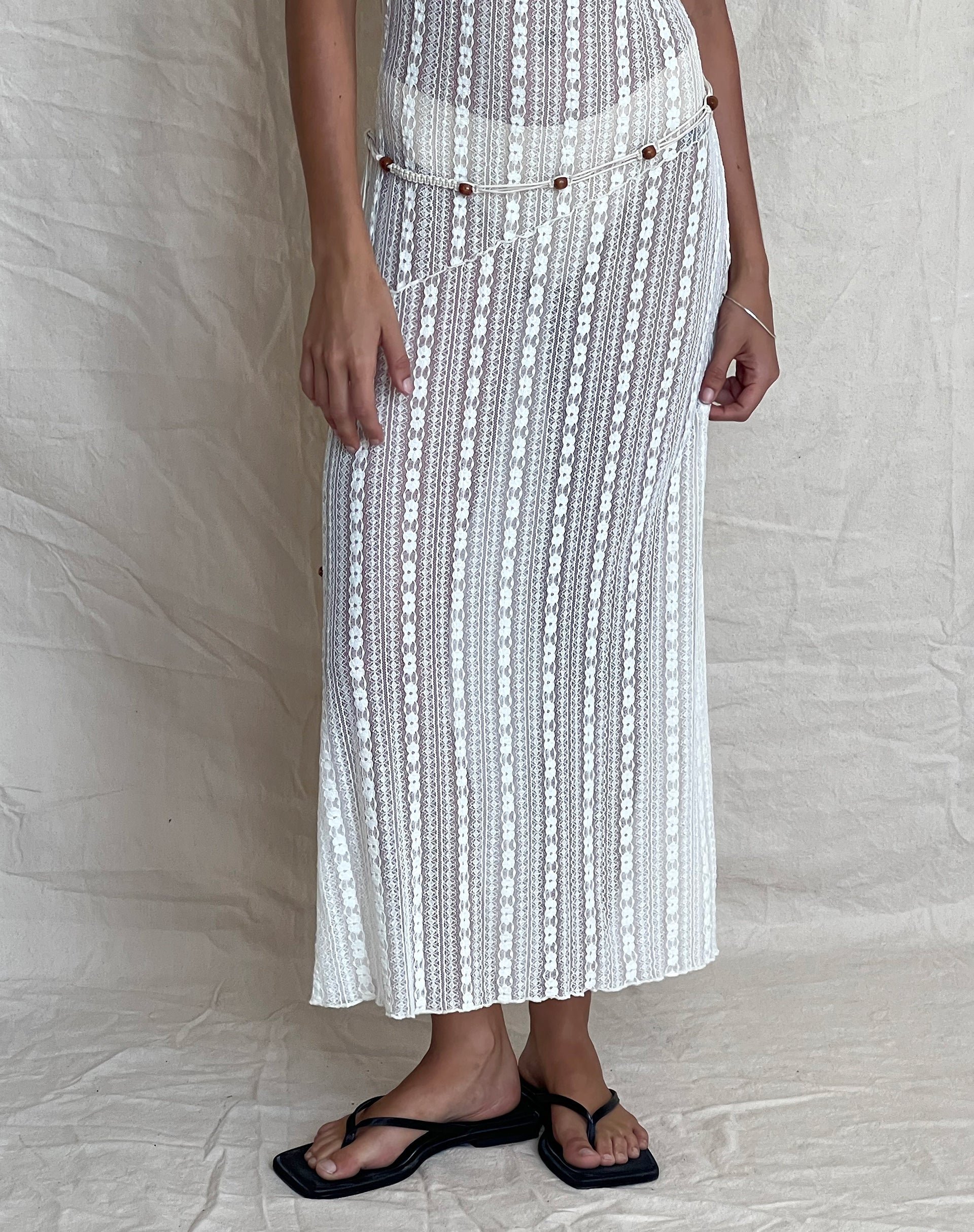 Imagen de Kehlani Sheer Midi Dress in Cream Lace